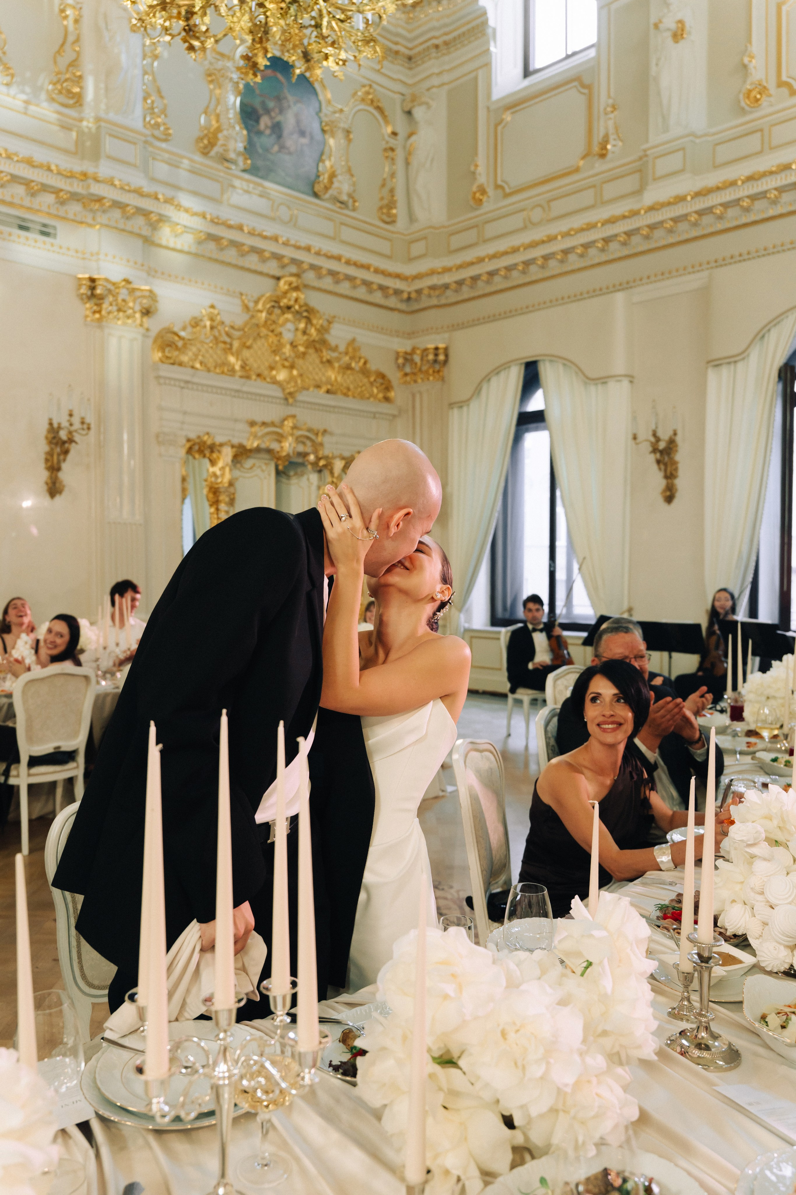 Вова и Лиза. Питер. Гранд Отель Европа, 1 дворец бракосочетания и особняк Мясникова. Свадебный фотограф Катерина Чулкова