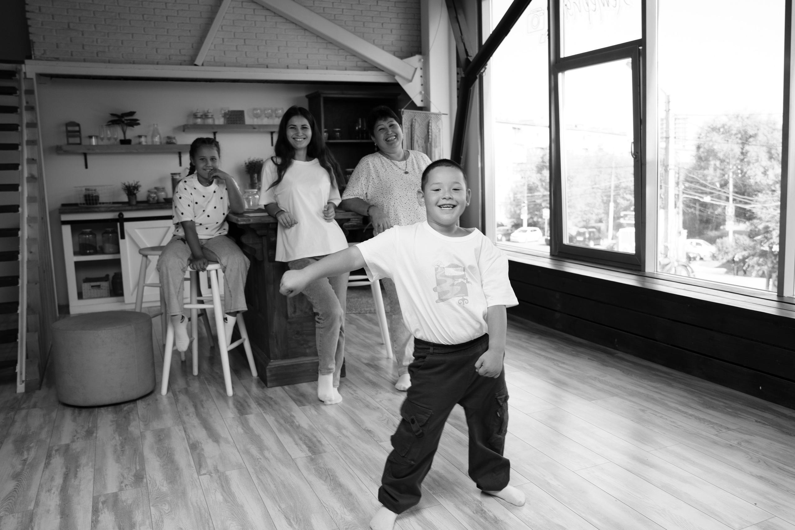 Семейная сьемка в студии с близкими. Ольга Плаксина фотограф в Саратове