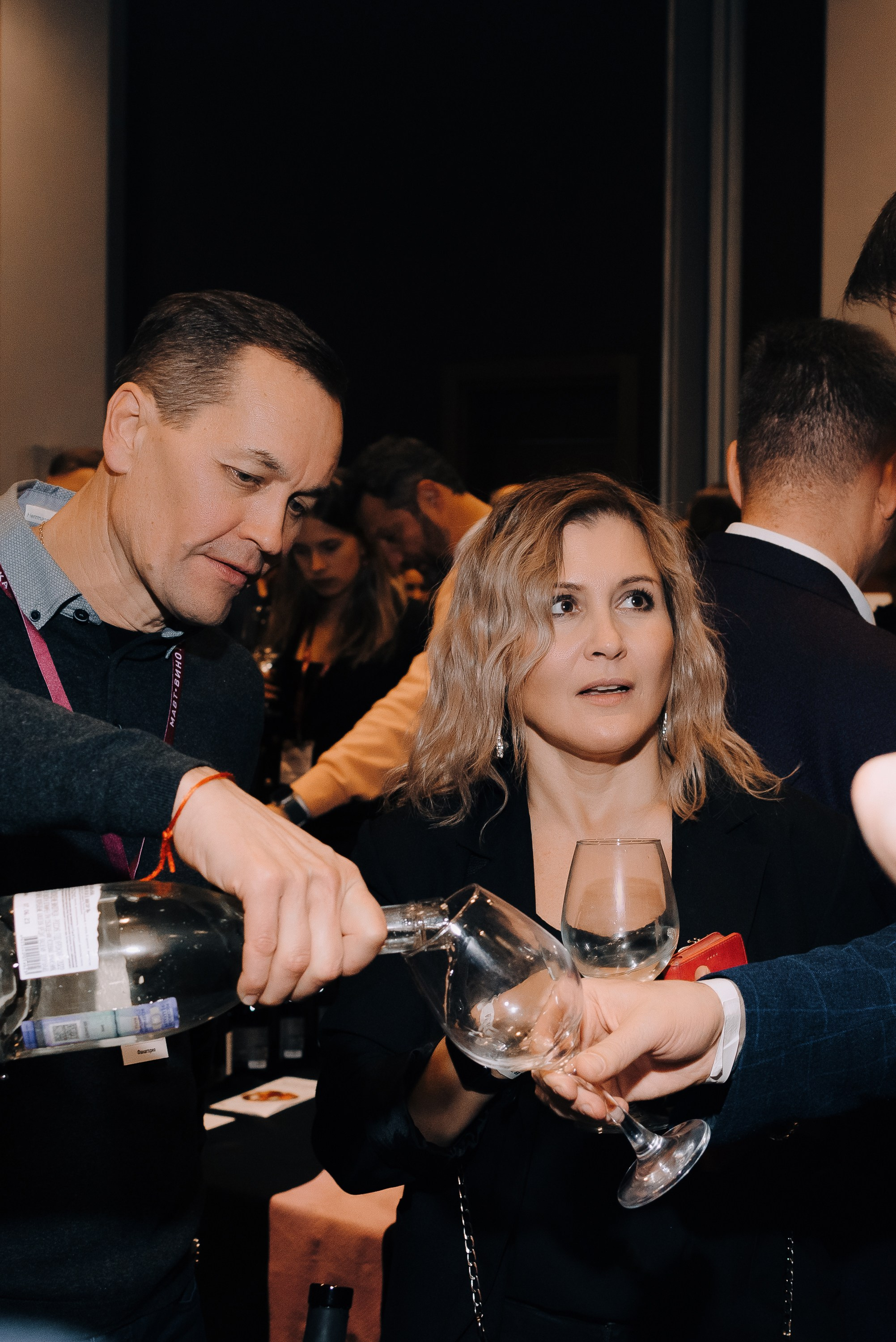 ФЕСТИВАЛЬ ВИНА И КРЕПКИХ НАПИТКОВ МАВТ-ВИНОТЕКА. Репортажный фотограф Зуев Роман г. Челябинск