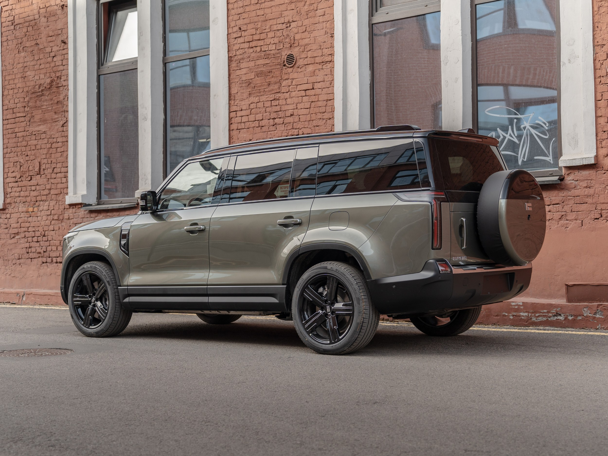 фото  polar stone one локация газгольдер