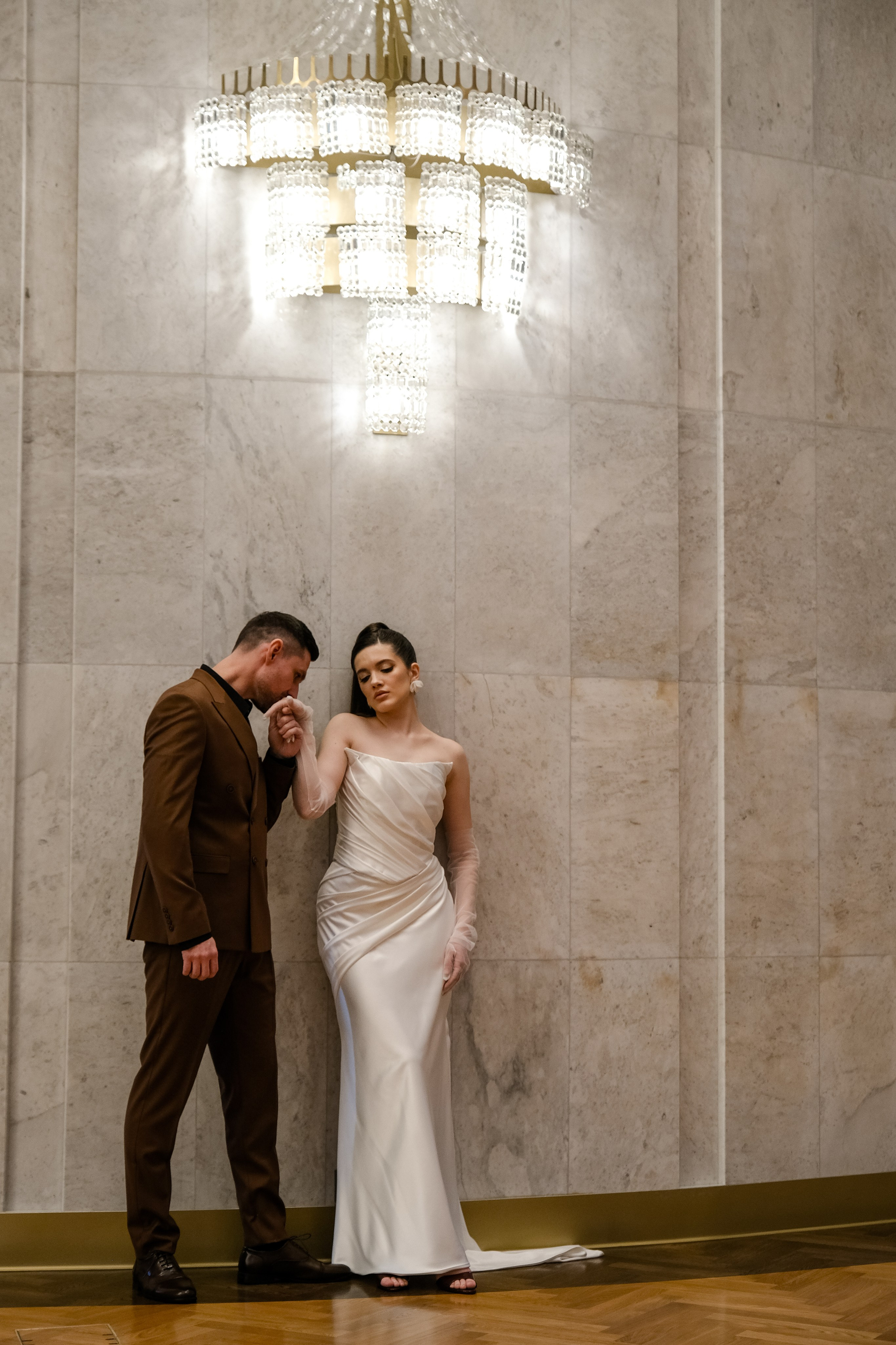 Свадебная фотосессия в театре драмы имени Наума Орлова. Свадебный фотограф в Челябинске Сырчикова Наталья