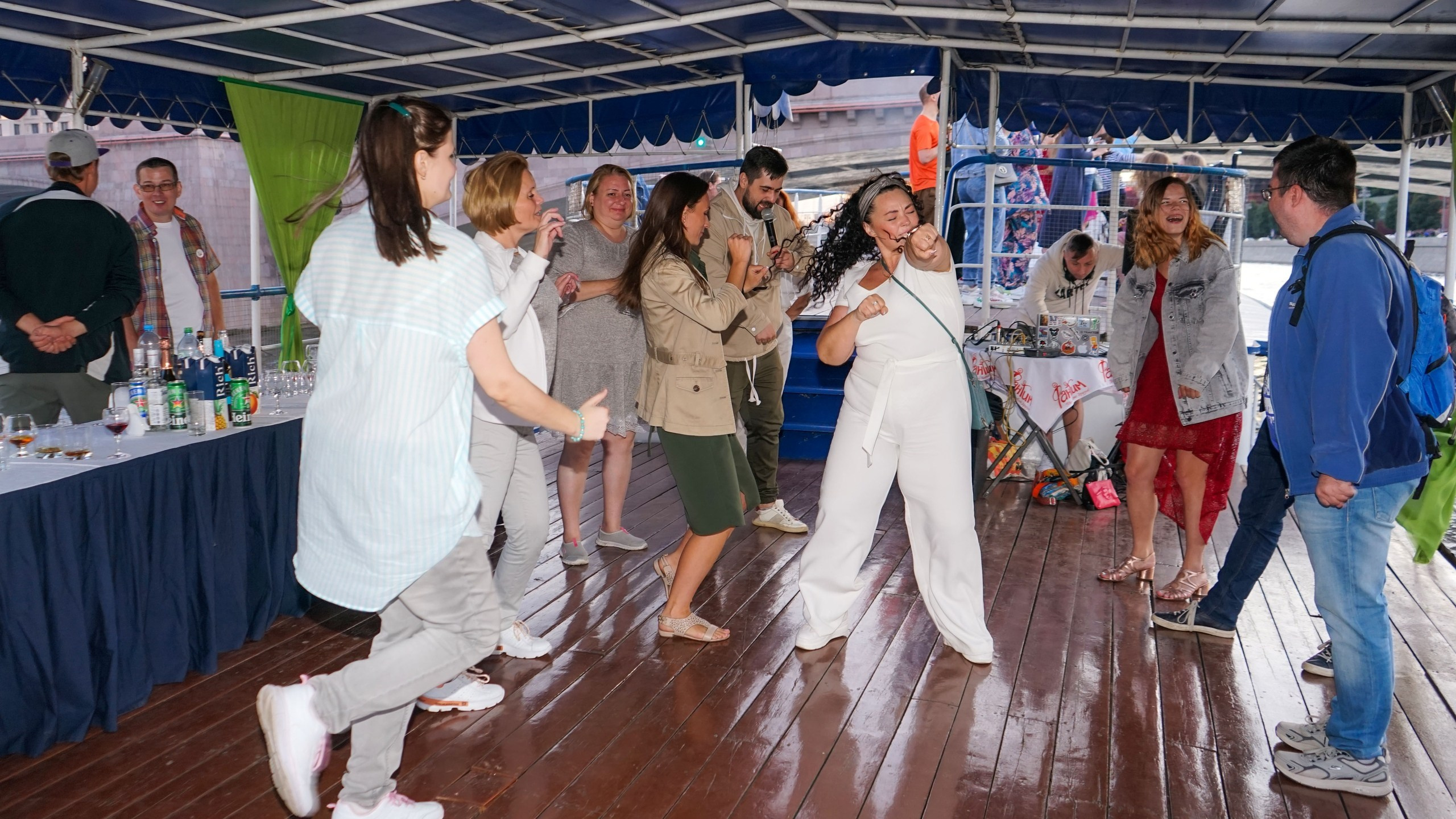 Танцы на воде | 24.07.21. Галерея Фантим