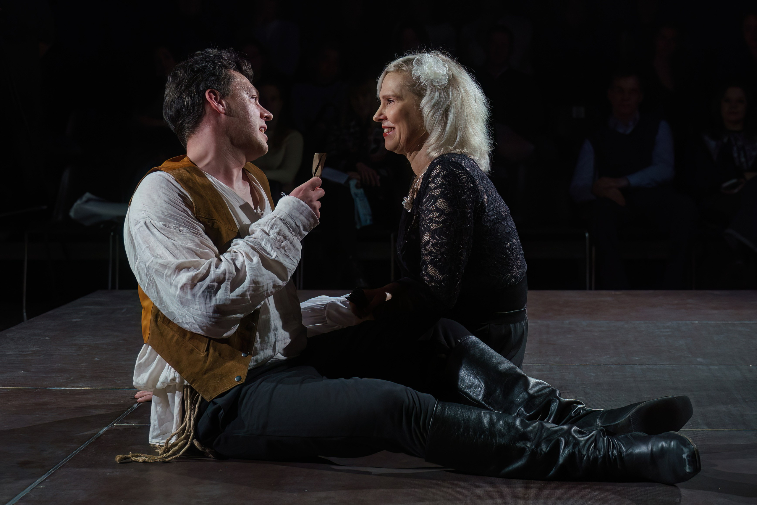 Отрывки из пьес. Продвинутые курсы по обучению актерскому мастерству. Театральная фотография