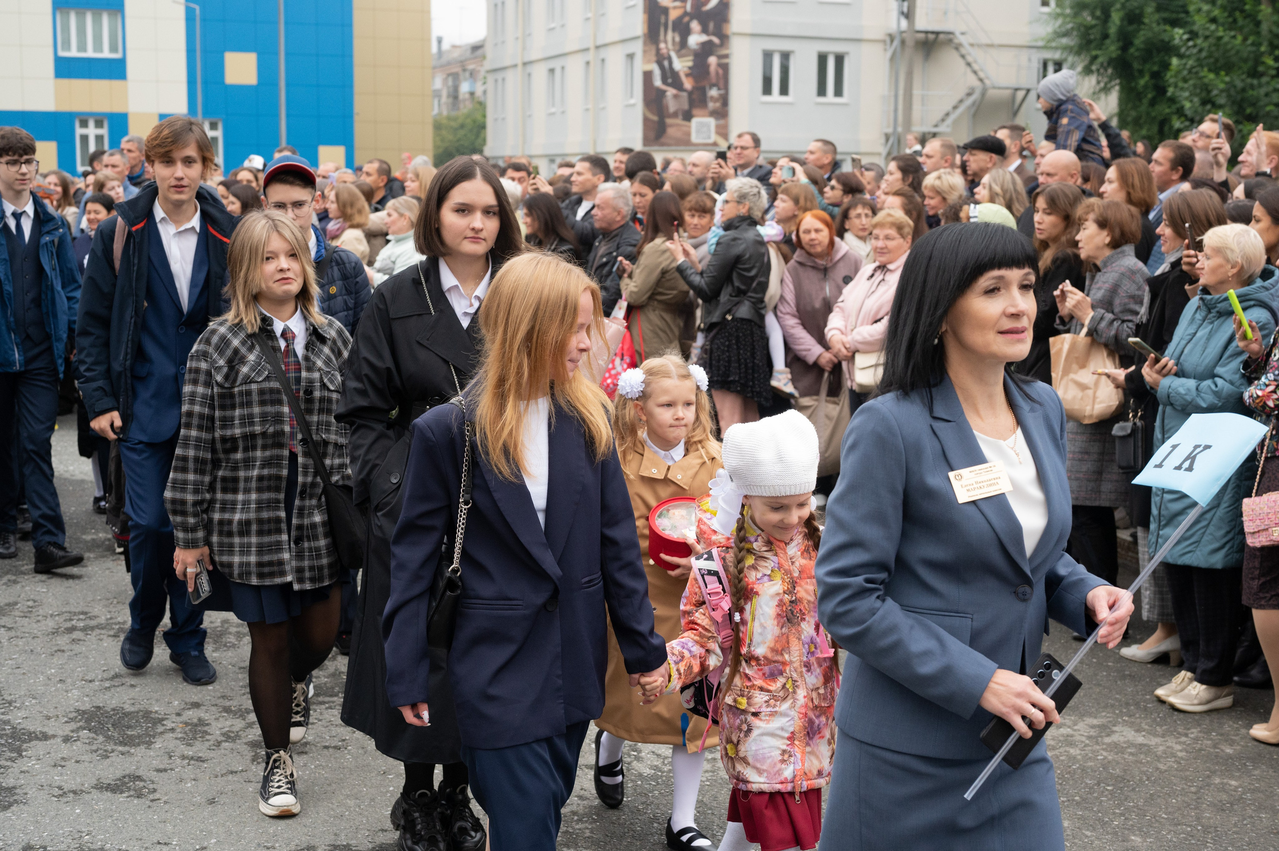 1 сентября 1 К 16 гимназия репортаж, линейка +в классе. Фотограф новорожденных, семейный детский в Тюмени Татьяна Морозова