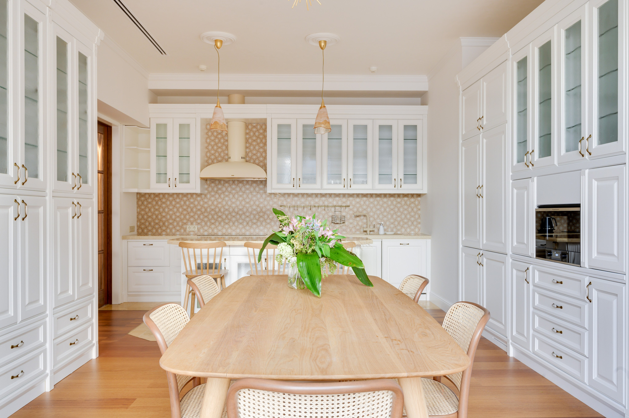 Проспект Мира. Никита Хохловский фото и видео продакшн