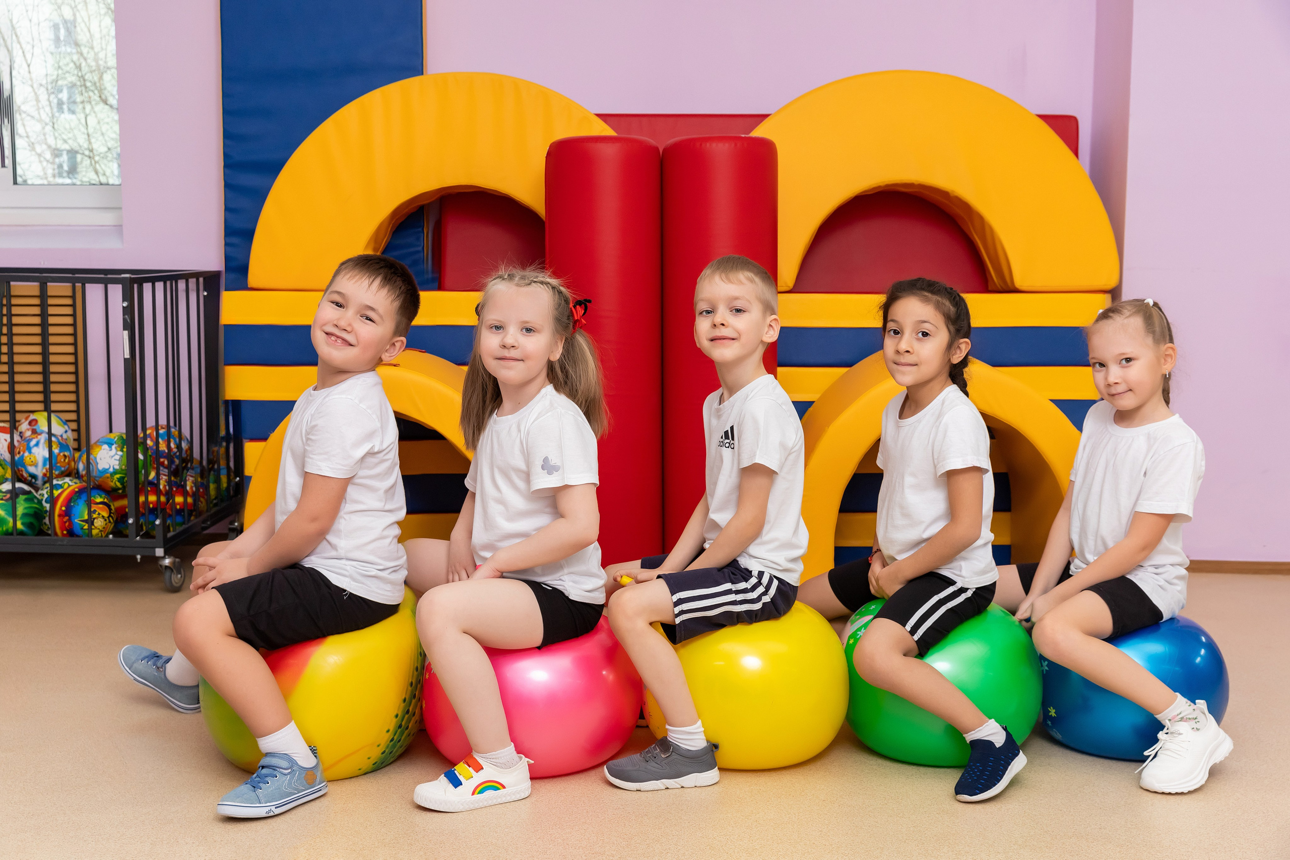 Примеры фото ДЕТСКИЙ САД. Фотограф Радужный ХМАО, Школьный фотограф, семейный фотограф, выпускной альбом