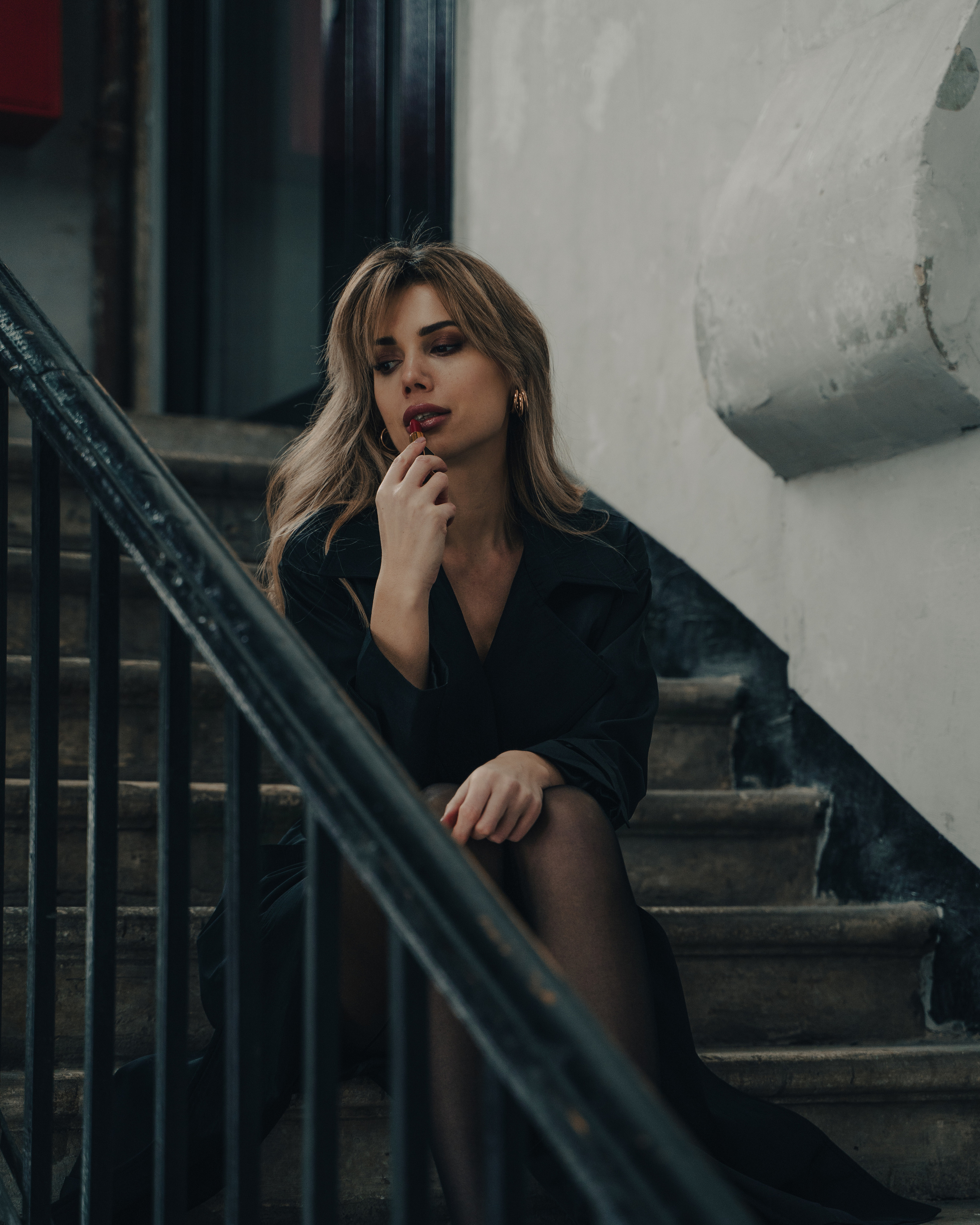 На лестнице. Творческий фотограф взрослых и детей в Москве Анна Блифернец