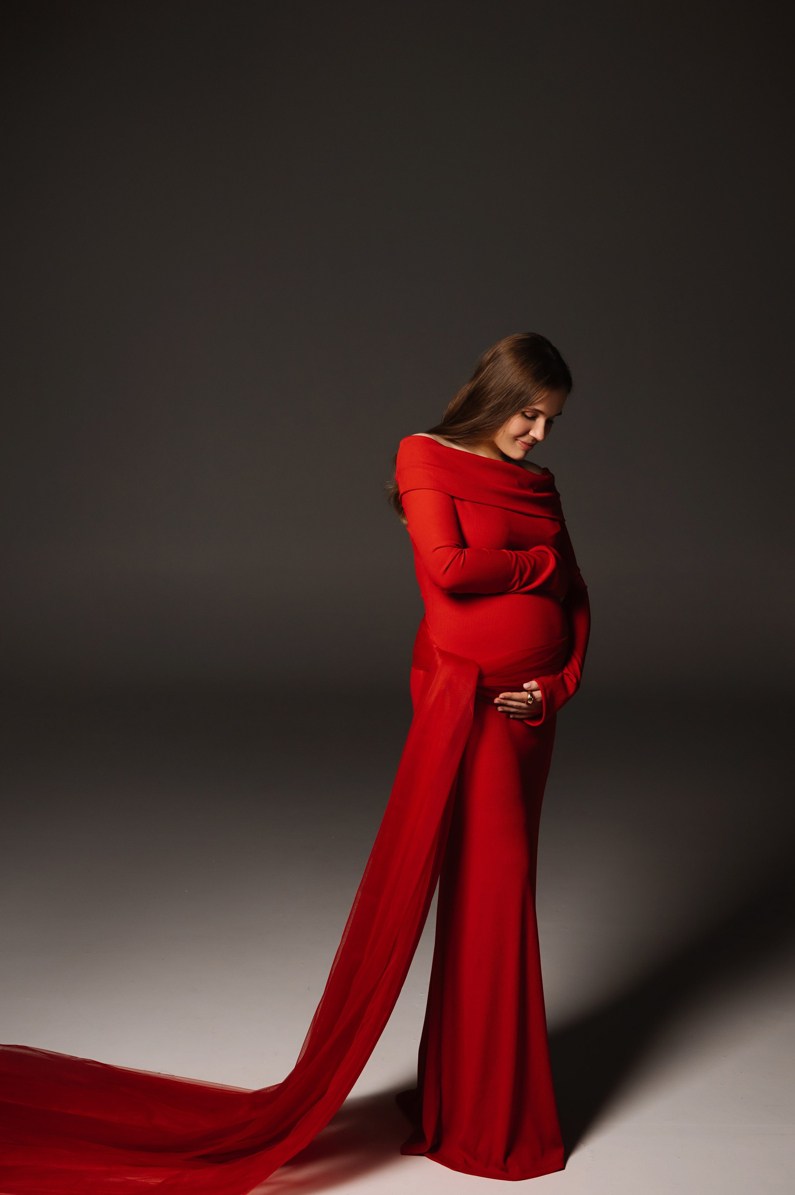 Профессиональный семейный и беременный фотограф в Санкт-Петербурге — Маргарита Иванова. Индивидуальные фотосессии под ключ: от образа до гот. Профессиональный фотограф беременности в СПБ. Стильные фотосессии беременности в стиле минимализм и классическая фотография