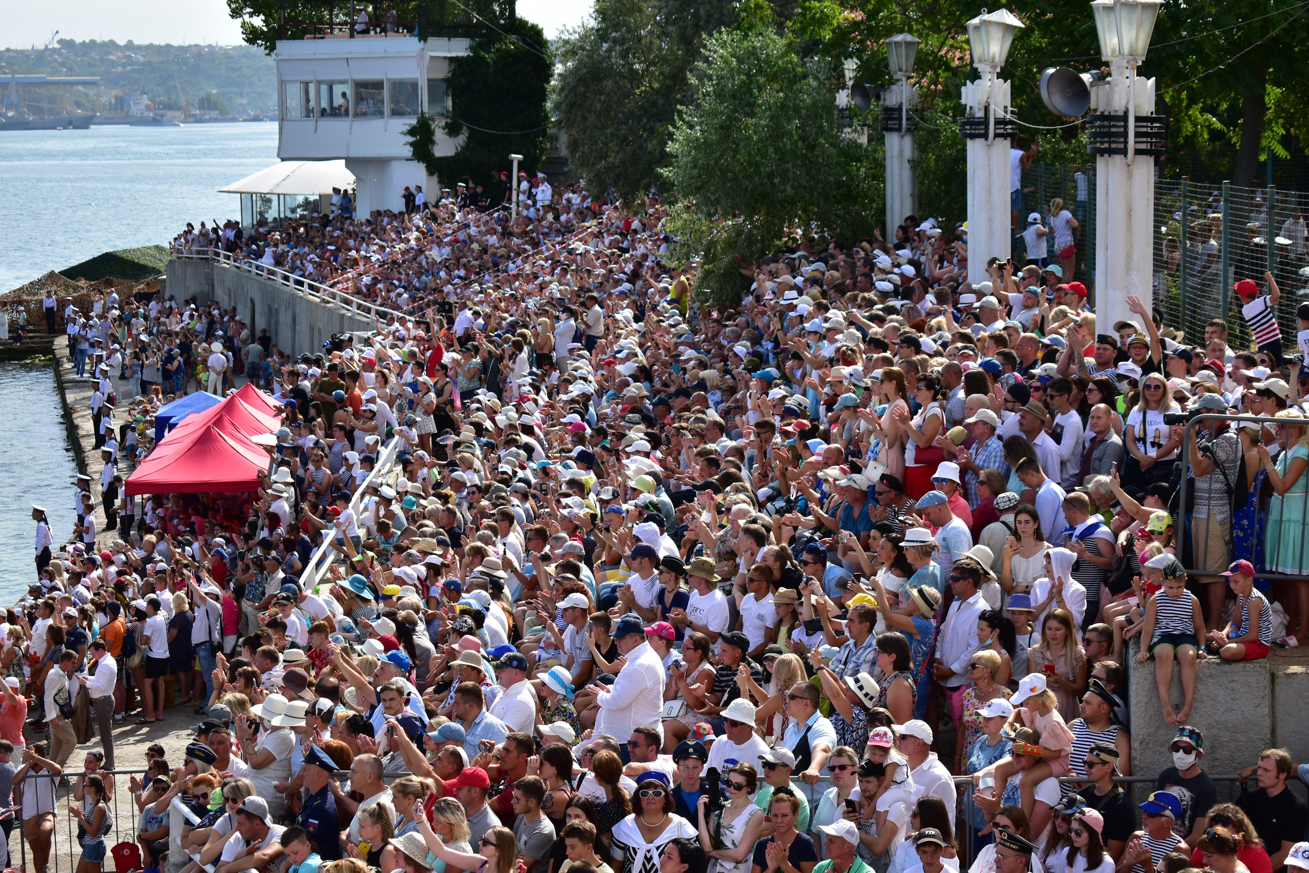 Парад ВМФ. Фотограф-ретушер в Крыму Юля Лобурец