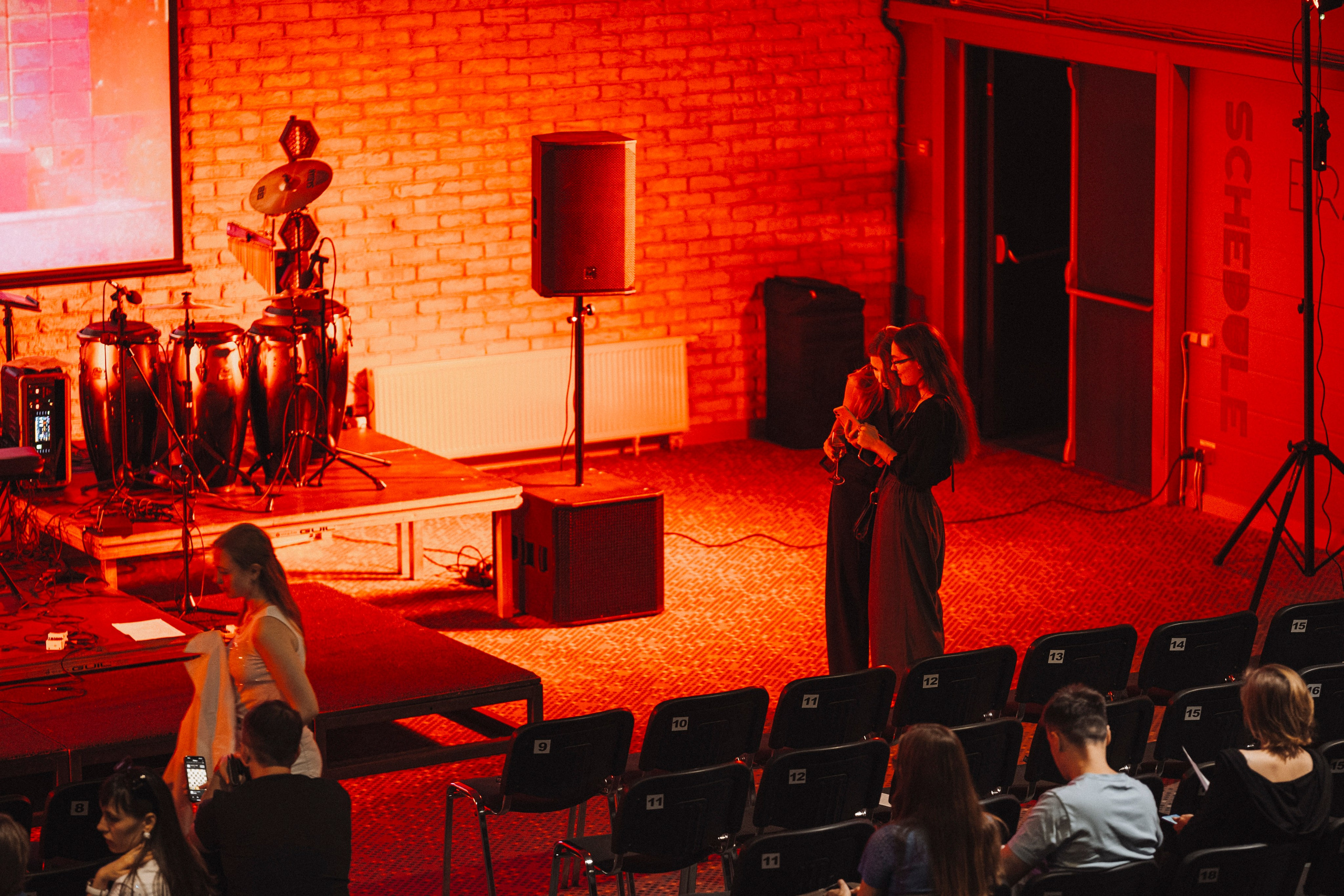 Play Vinyl Band. Главная