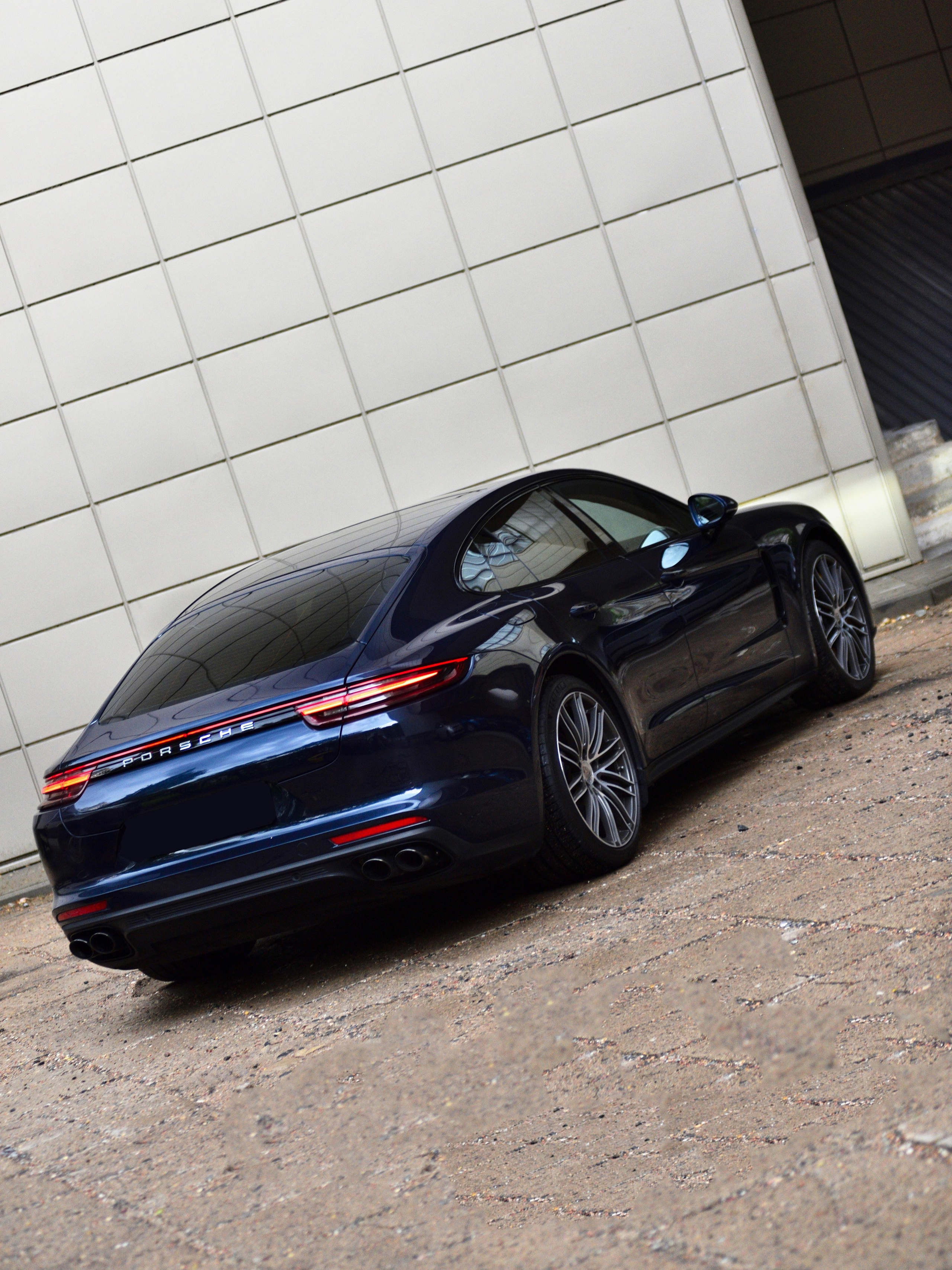 Porsche Panamera Turbo S. Автомобильный и интерьерный фотограф в Минске Александр Тагаев