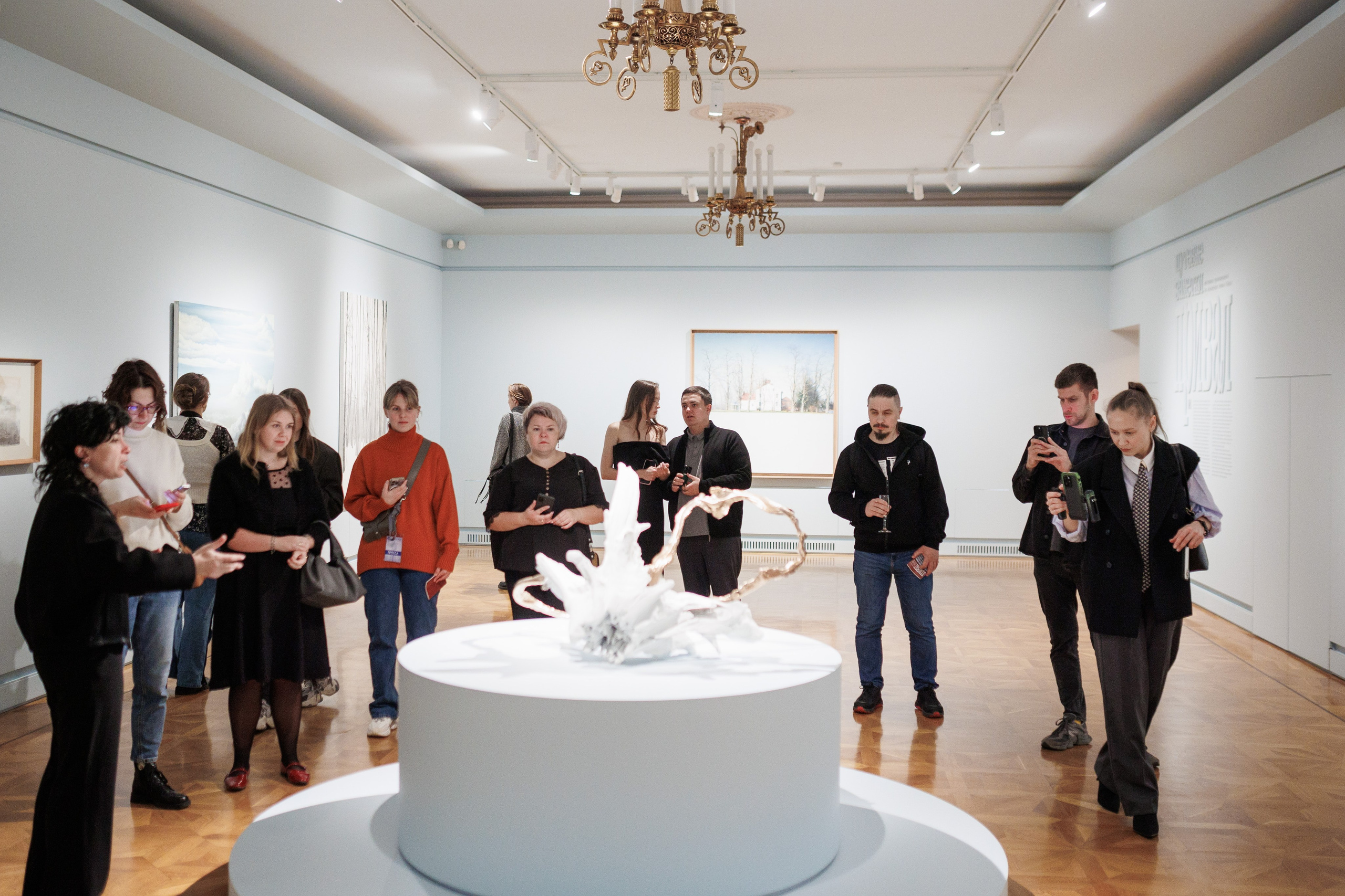 Открытие экспозиции «Путевые заметки. Привал». Фотограф городских и семейных событий Артем Карпухин