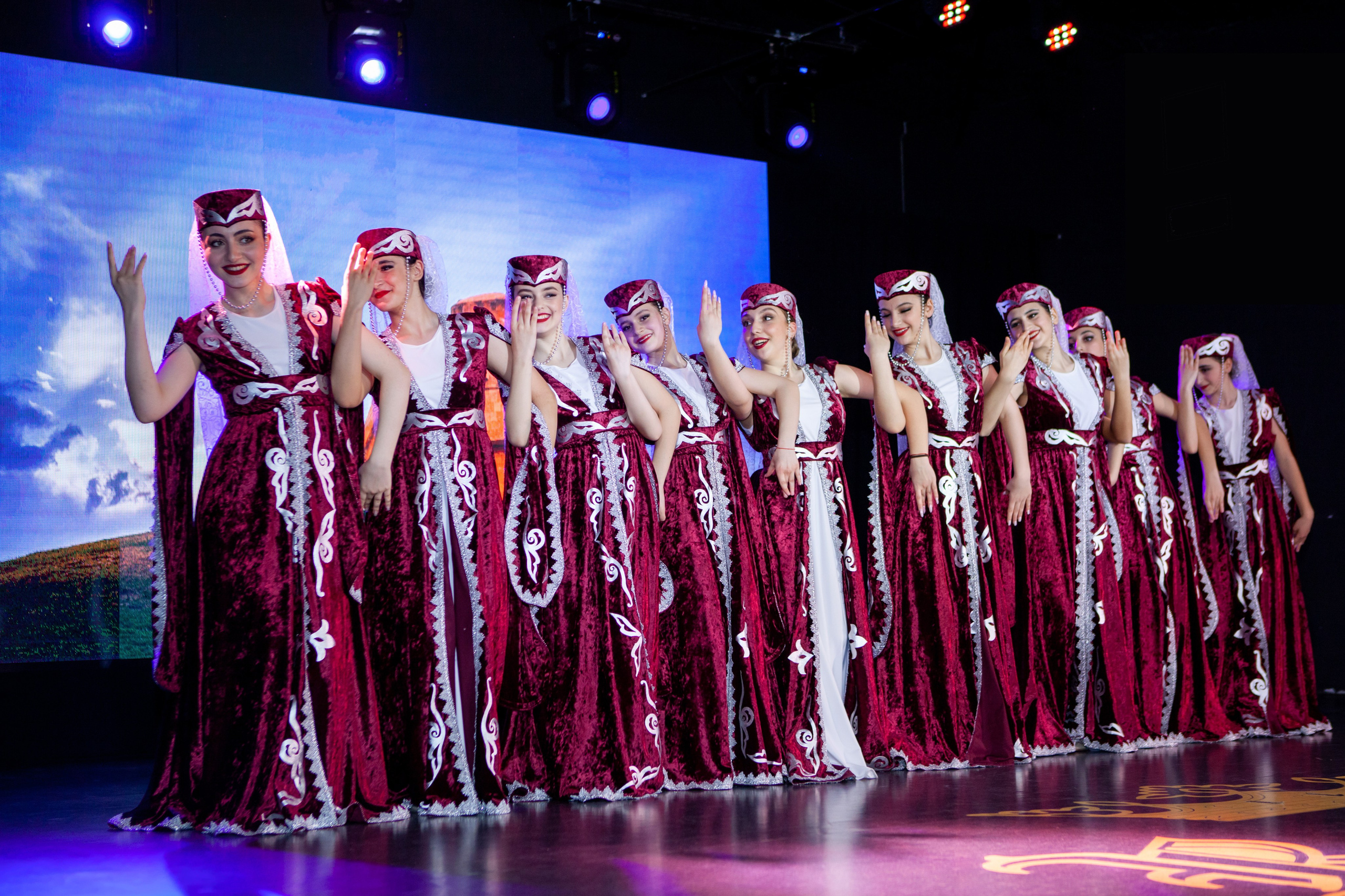 Концерт «День материнства и красоты». Olya Posnimay