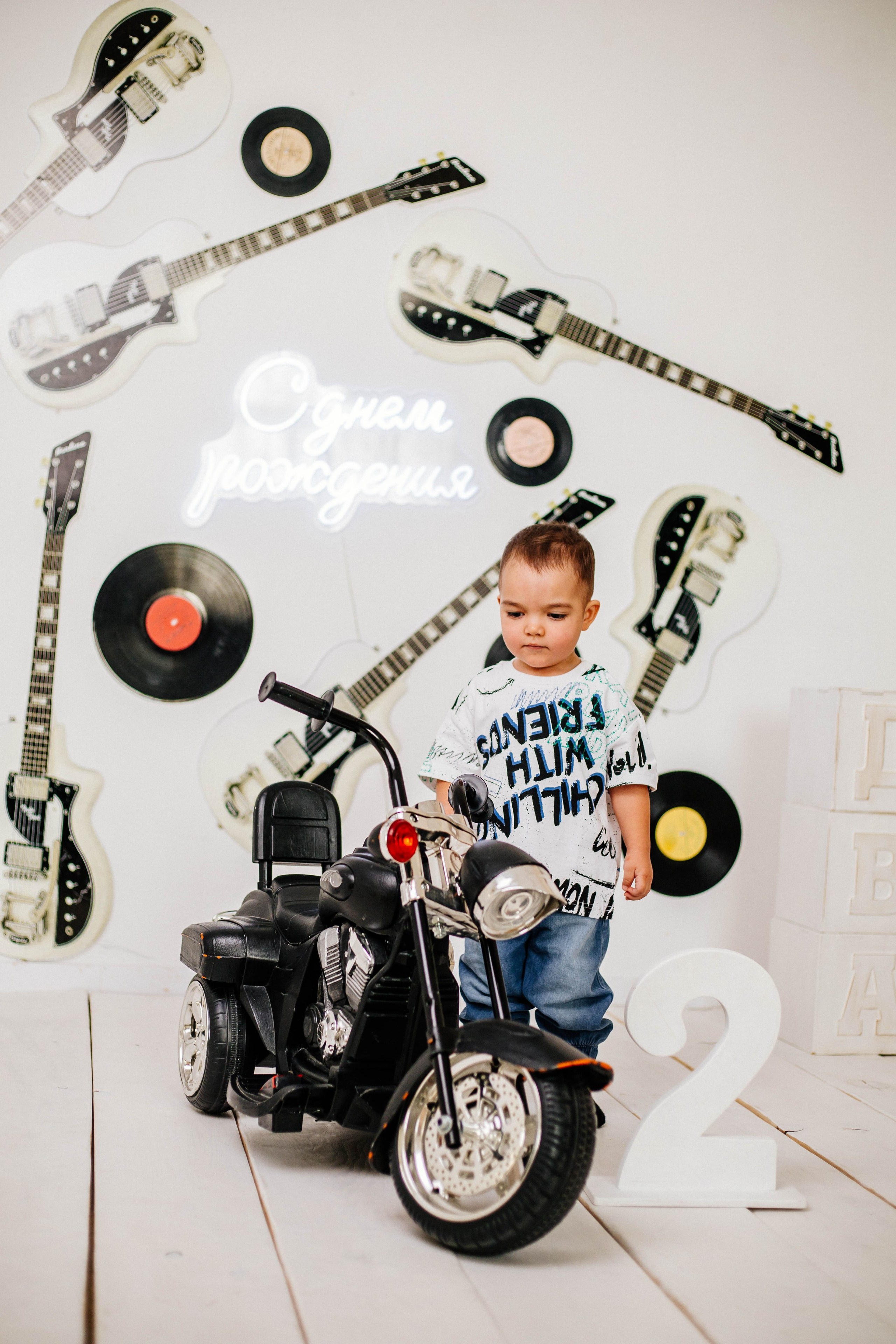 Лев с семьей. Рыжова Тамара