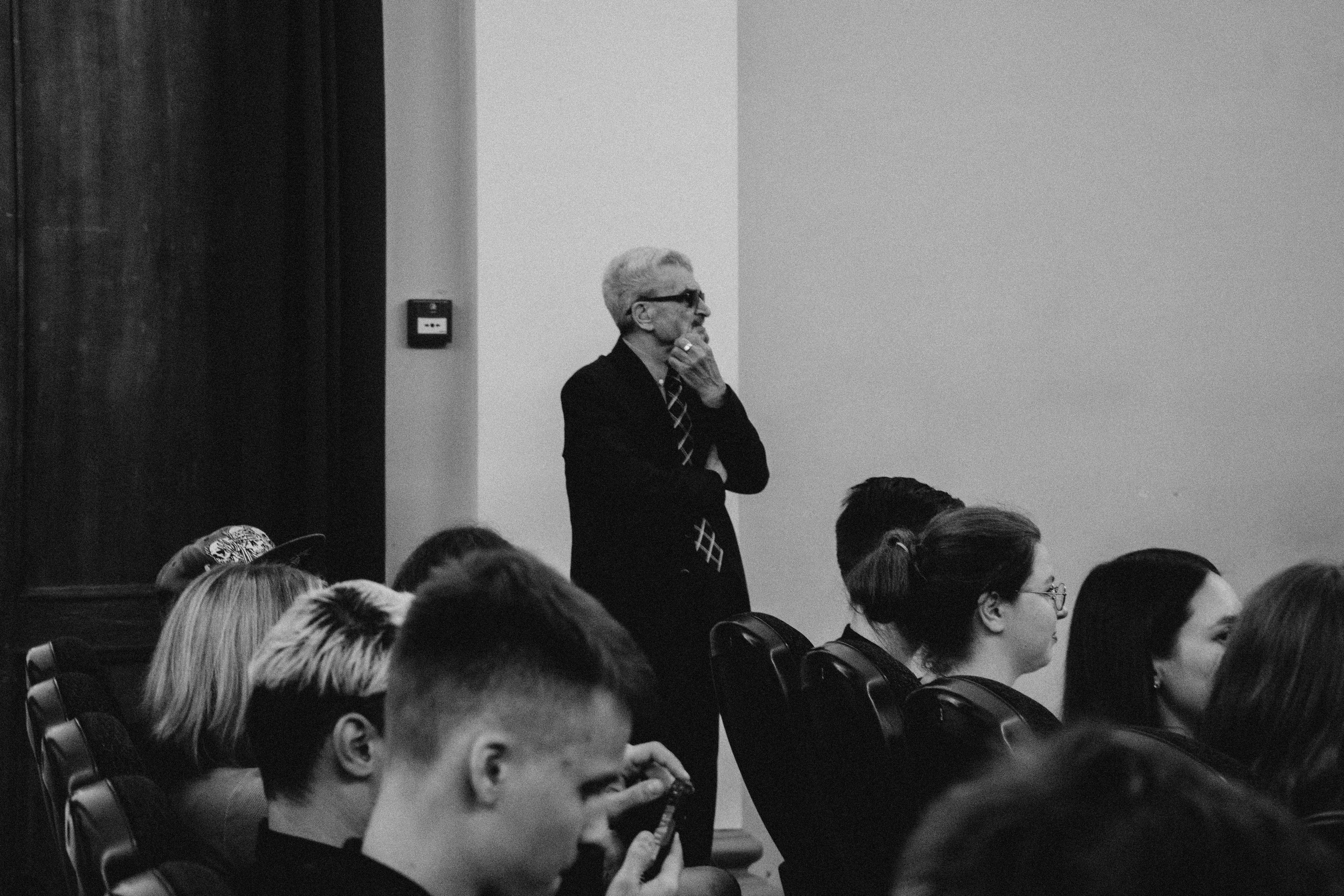 Премьера фильма «На стыке жанров». Юля Мурашова портретный и документальный фотограф