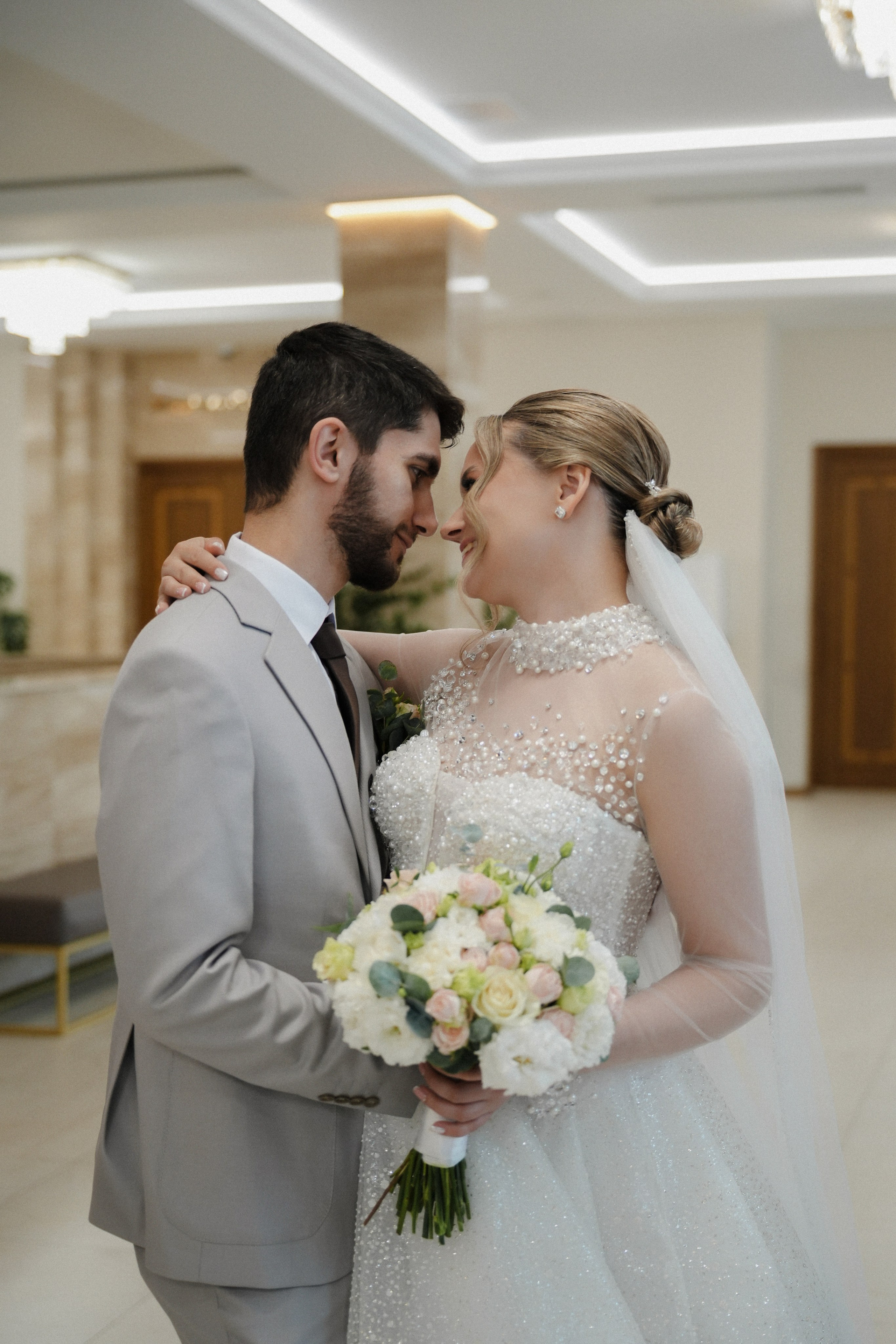 Сборы жениха и невесты, бракосочетание в Савеловском загсе, выездная церемония