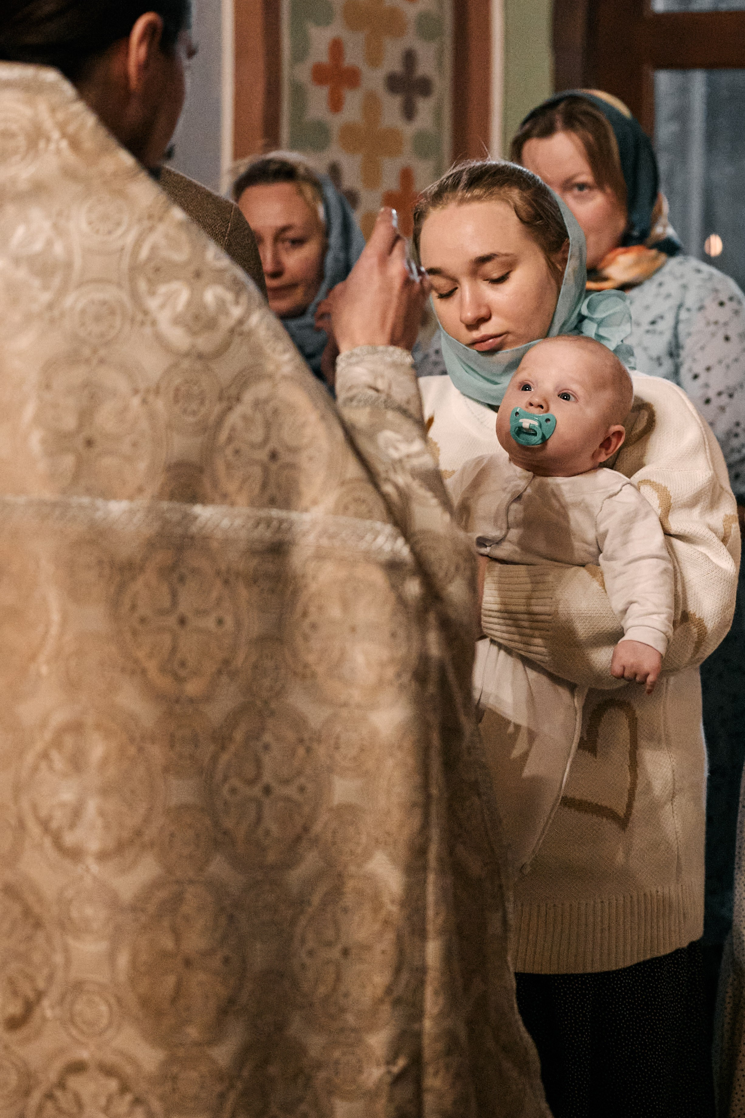 Крещение в храме Василия Великого на Горке. Свадебный фотограф Надежда Максимова