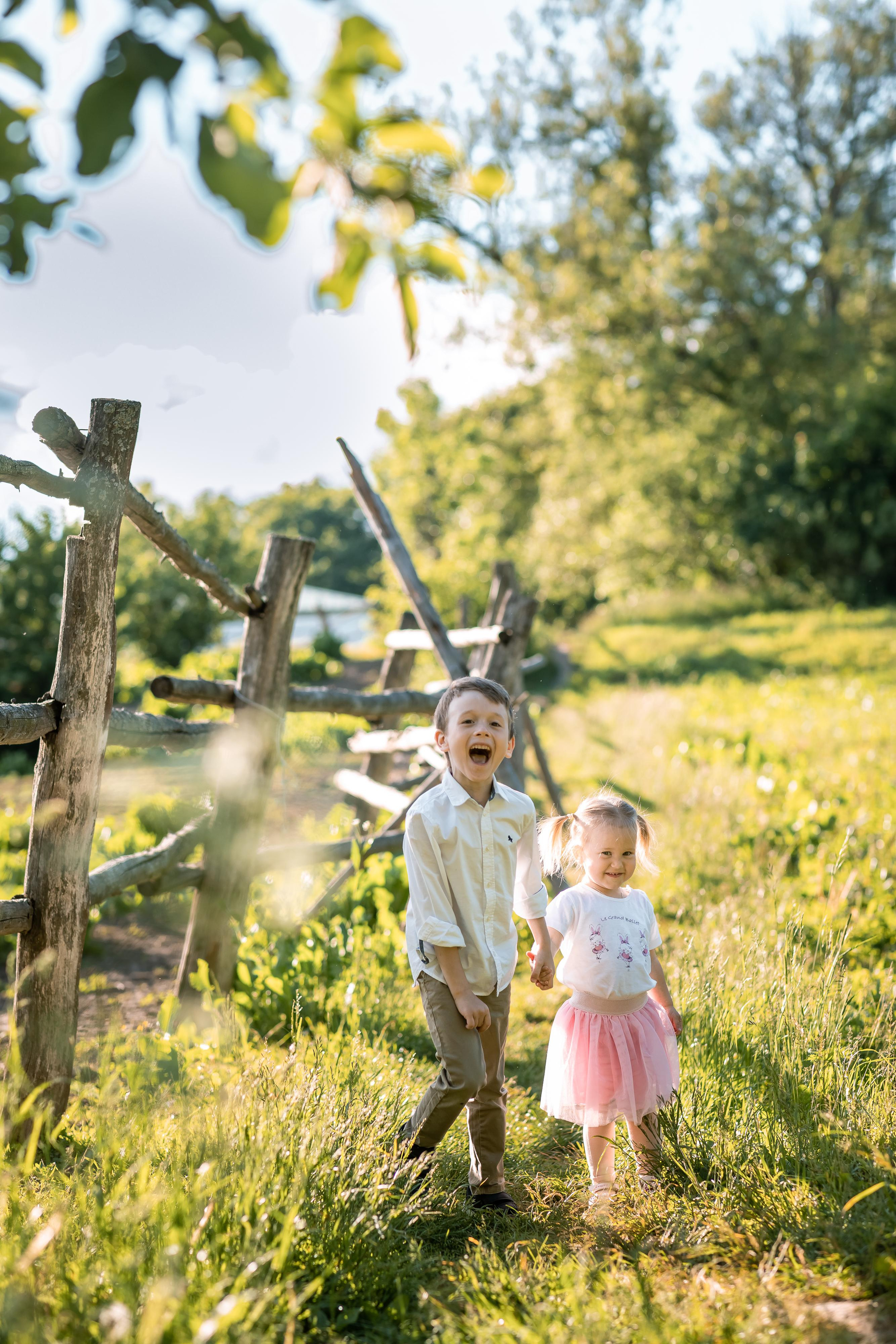 Фотопрогулка для семьи Кирилла и Наташи в Ясной Поляне. Женский семейный фотограф Тула Москва Захарова Анна