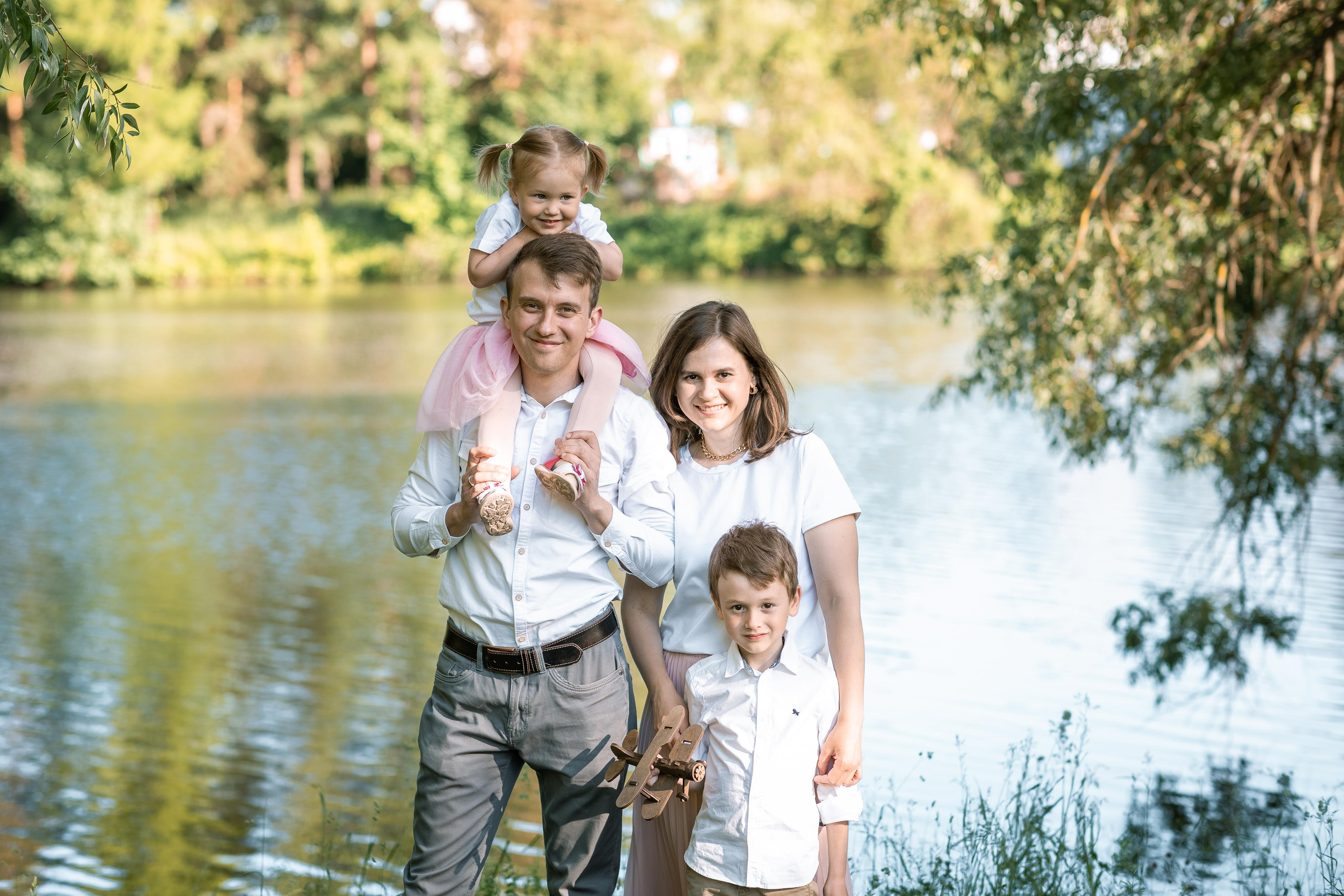Фотопрогулка для семьи Кирилла и Наташи в Ясной Поляне. Женский семейный фотограф Тула Москва Захарова Анна