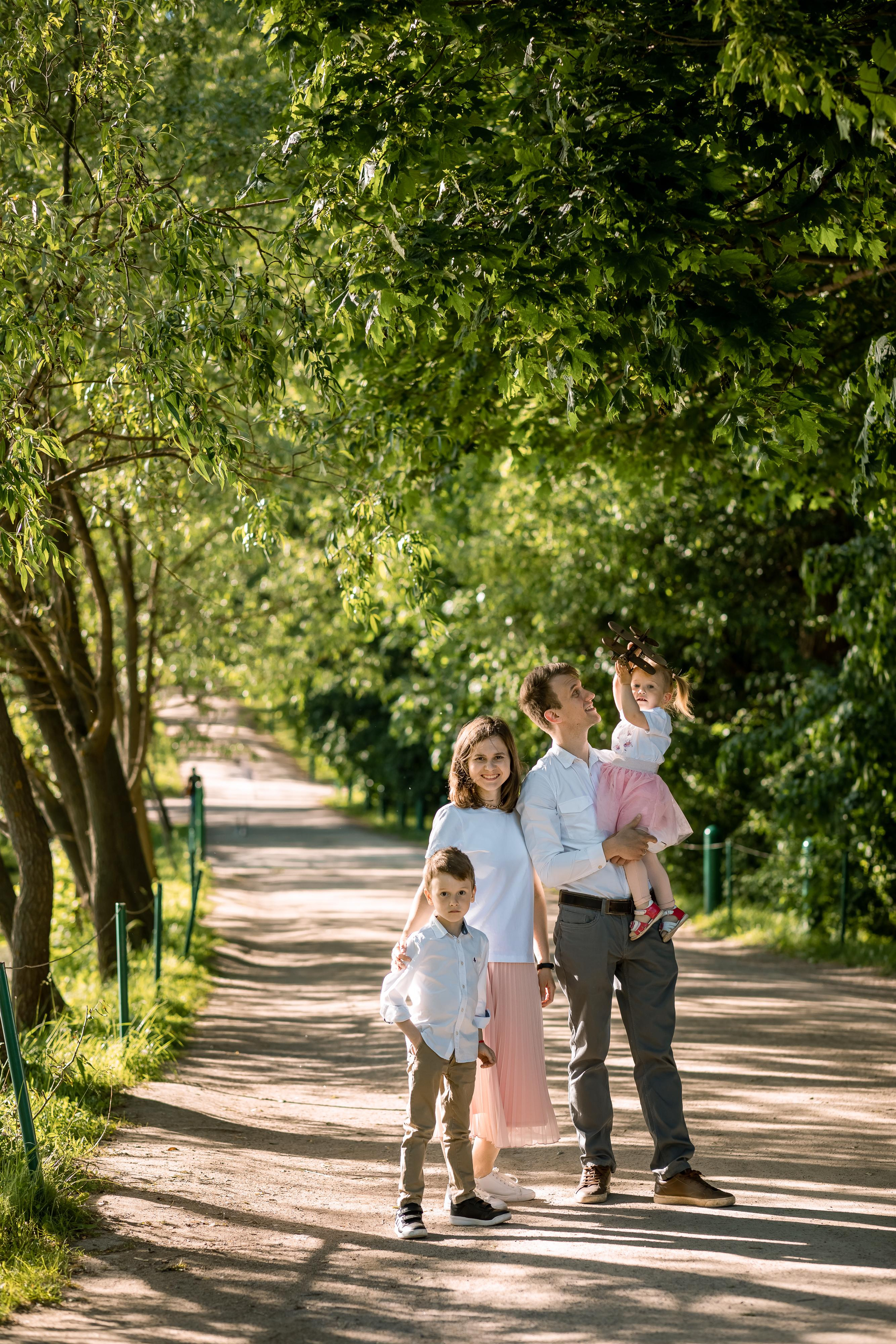 Фотопрогулка для семьи Кирилла и Наташи в Ясной Поляне. Женский семейный фотограф Тула Москва Захарова Анна