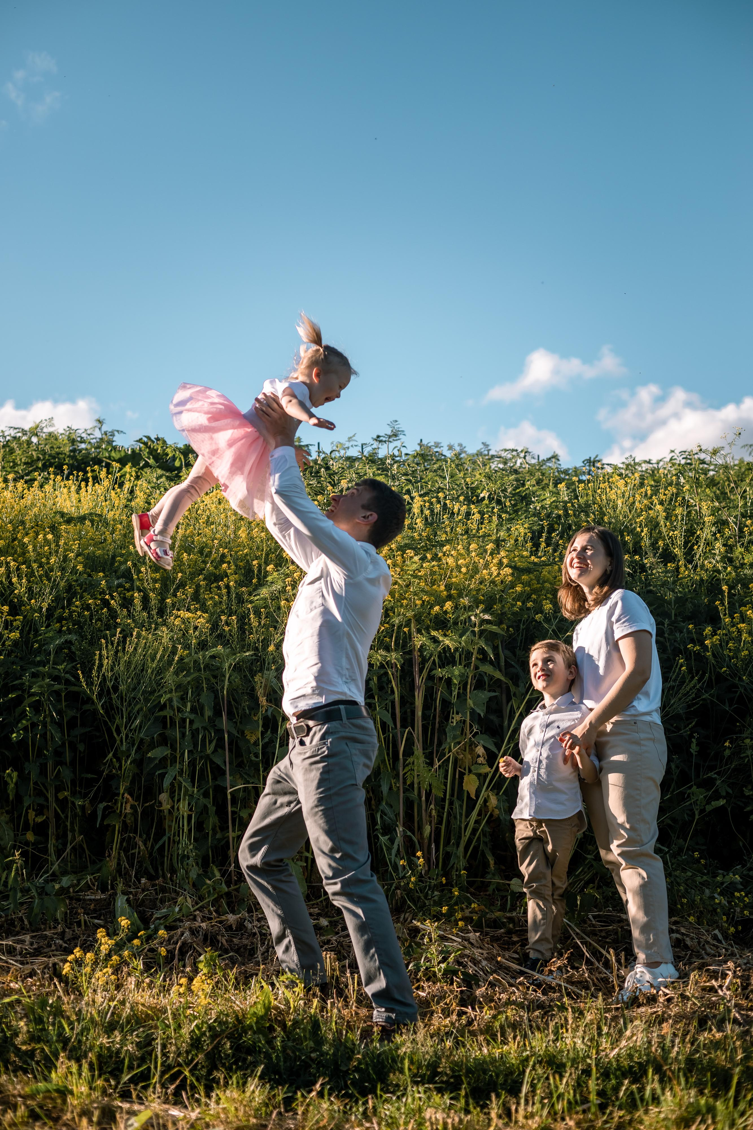Фотопрогулка для семьи Кирилла и Наташи в Ясной Поляне. Женский семейный фотограф Тула Москва Захарова Анна