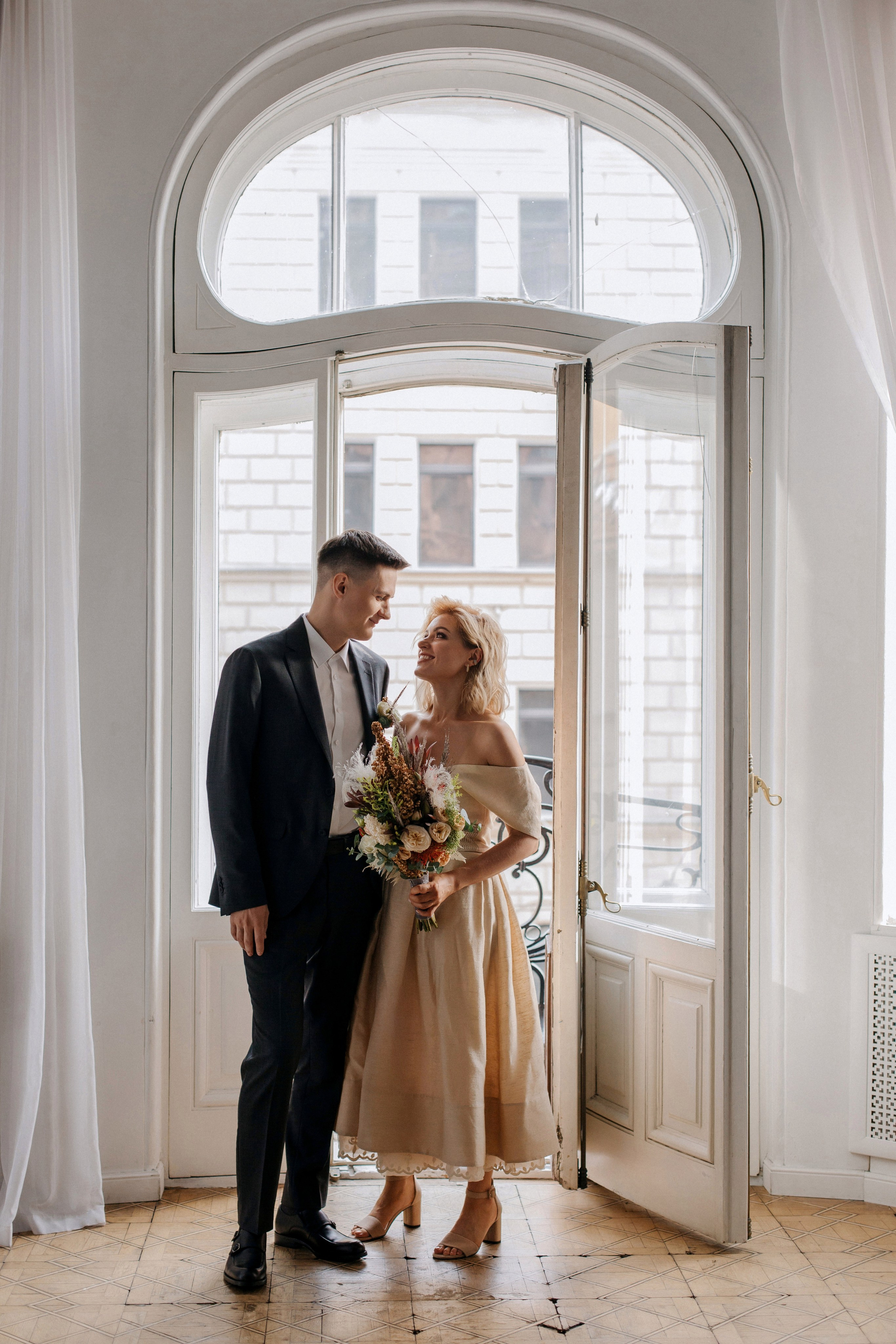 Свадьба для двоих с прогулкой в Выборге. Свадебный фотограф в Санкт-Петербурге Вика Стукачева