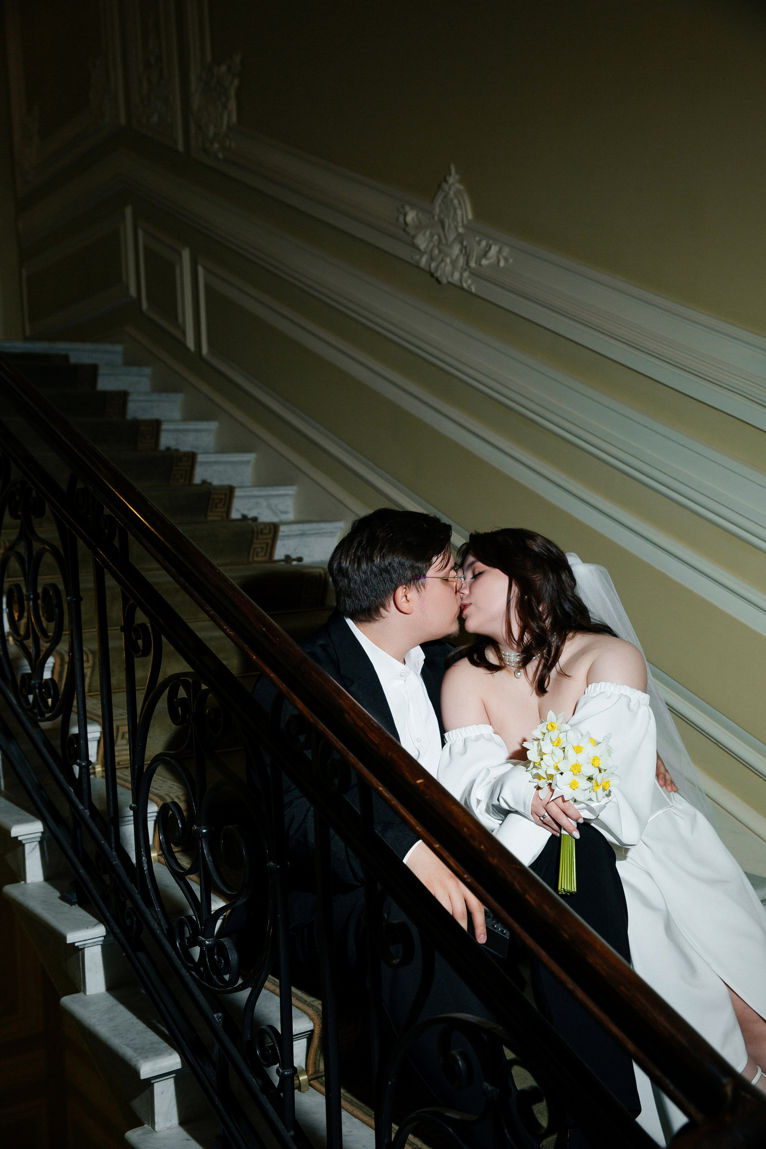 Съемка в отеле и регистрация прохладным майским днем. Свадебный фотограф в Санкт-Петербурге Вика Стукачева