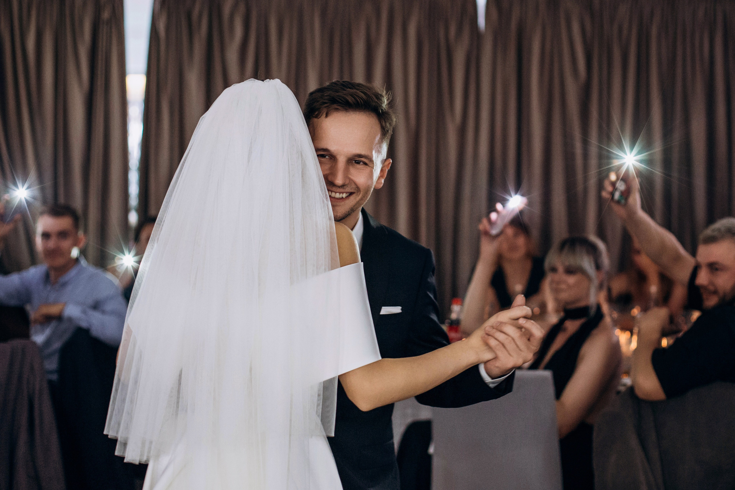 Свадьба на катере. Свадебный фотограф в Санкт-Петербурге Вика Стукачева