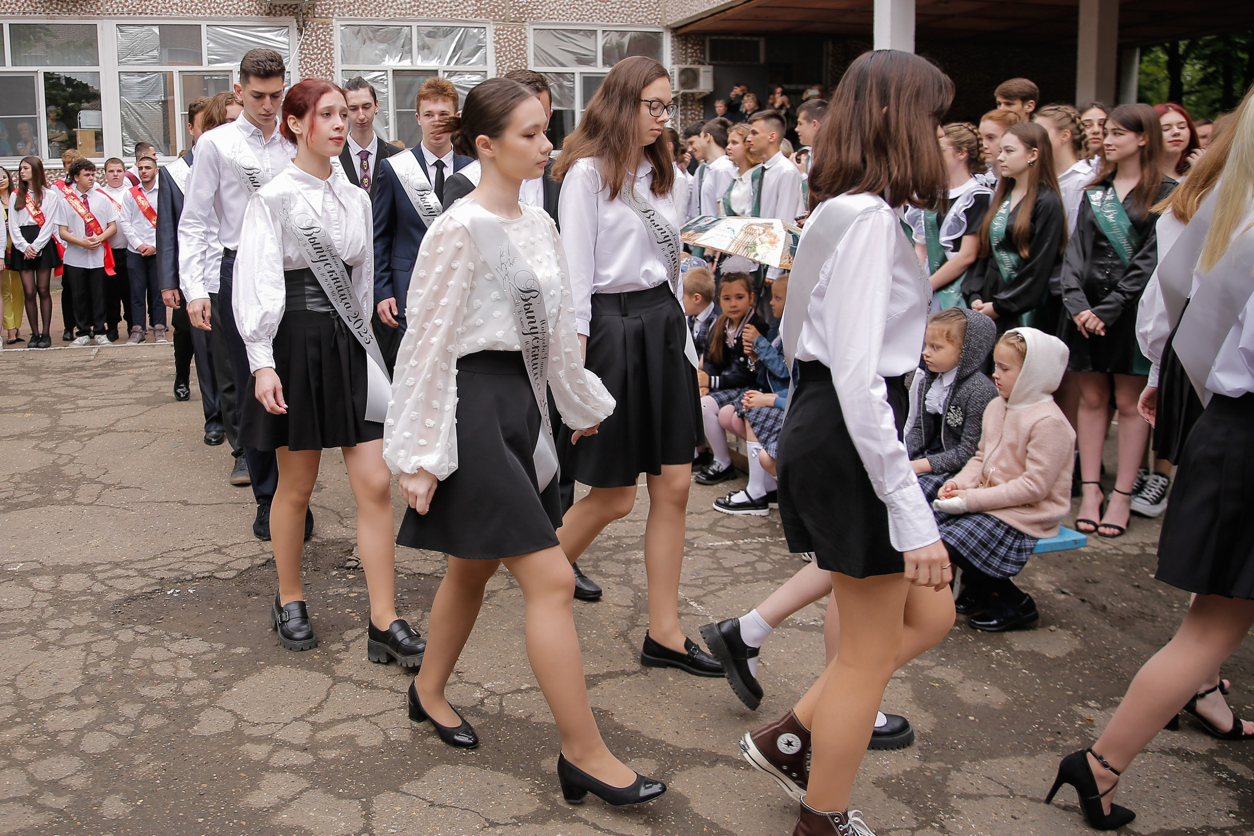 Последний звонок 11 класс. Классные выпускные альбомы Классфото Краснодар