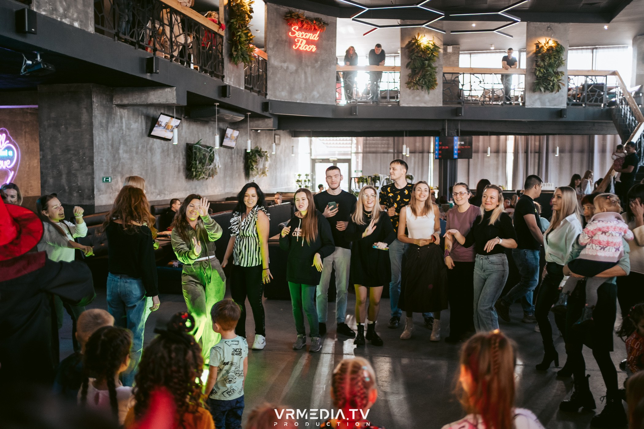 Baby time в баре «Друзья»