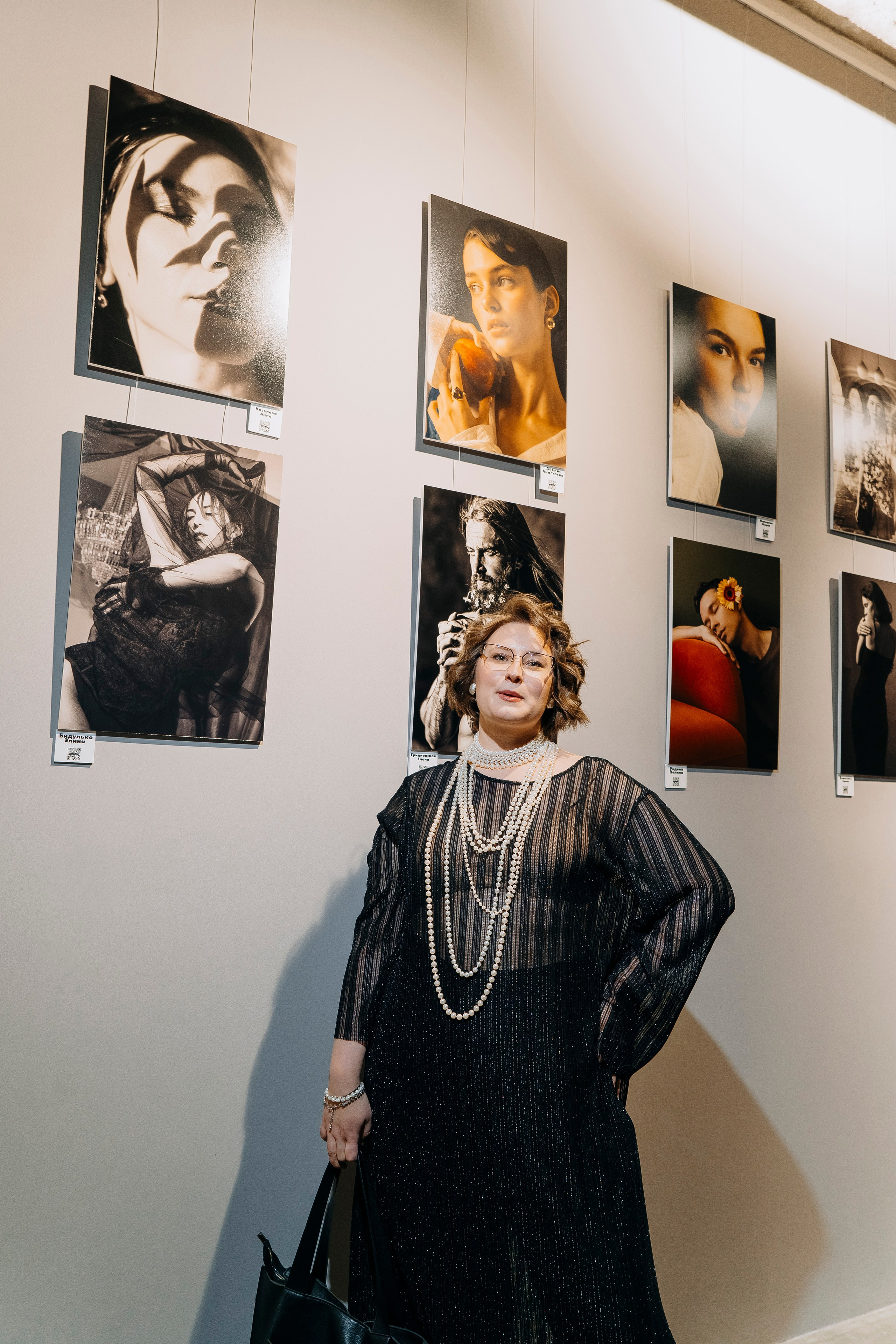 Вернисаж фотовыставки MFamilia «Гармония различий». Организация фотовыставок в Петербурге и Москве, MFamilia (МФамилия)