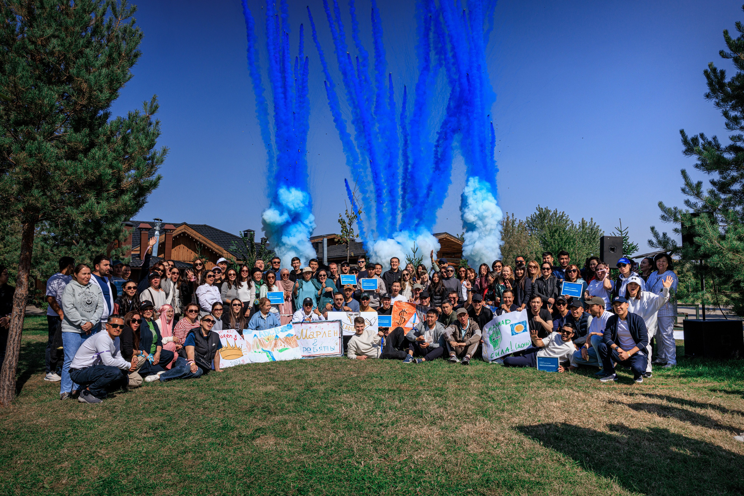 Бизнес-фотограф в Алматы — корпоративные съёмки, деловые портреты и репортажи. Профессиональный фотограф в Алматы