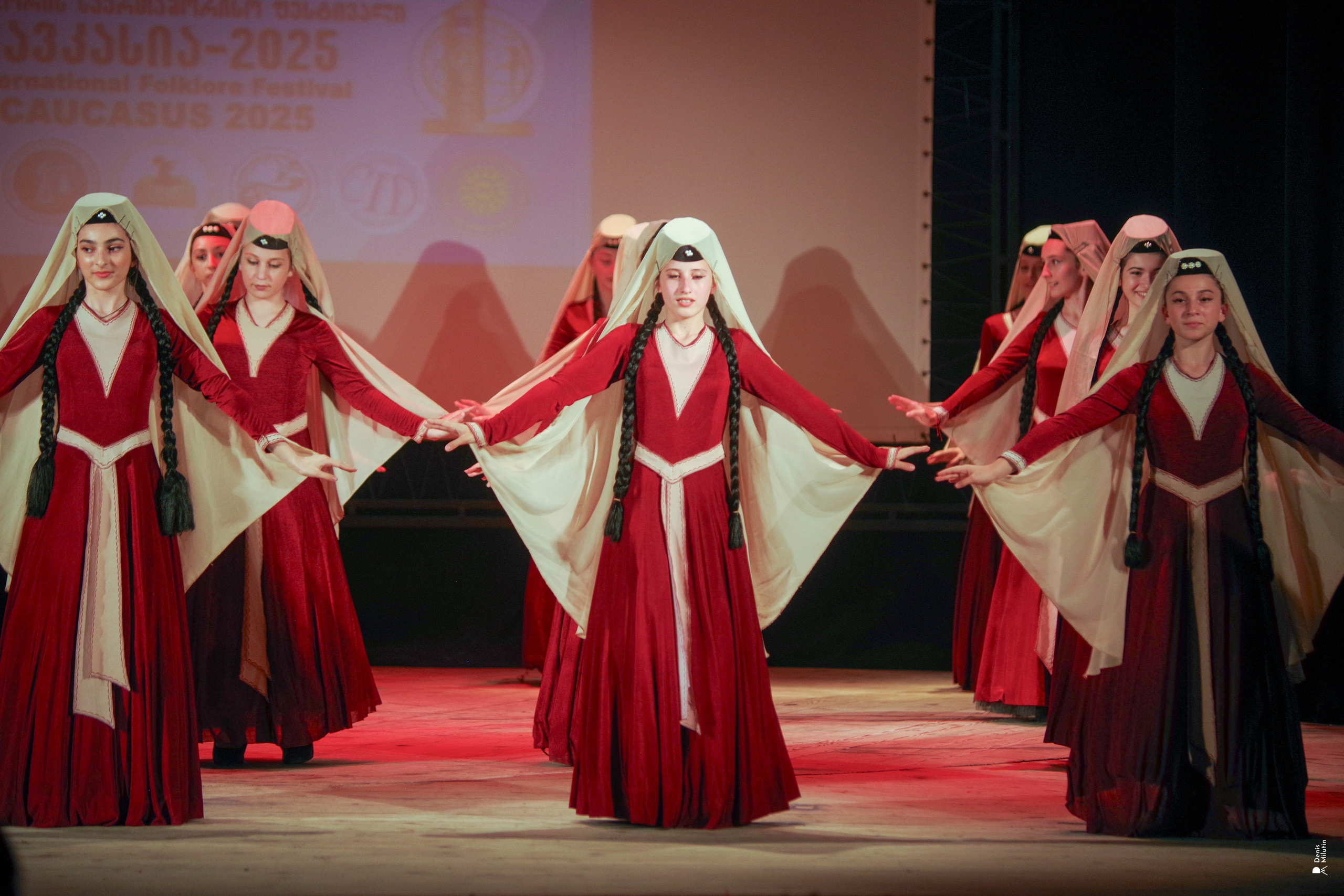 Танцы в прекрасном Они. Портретный фотограф Денис Милютин