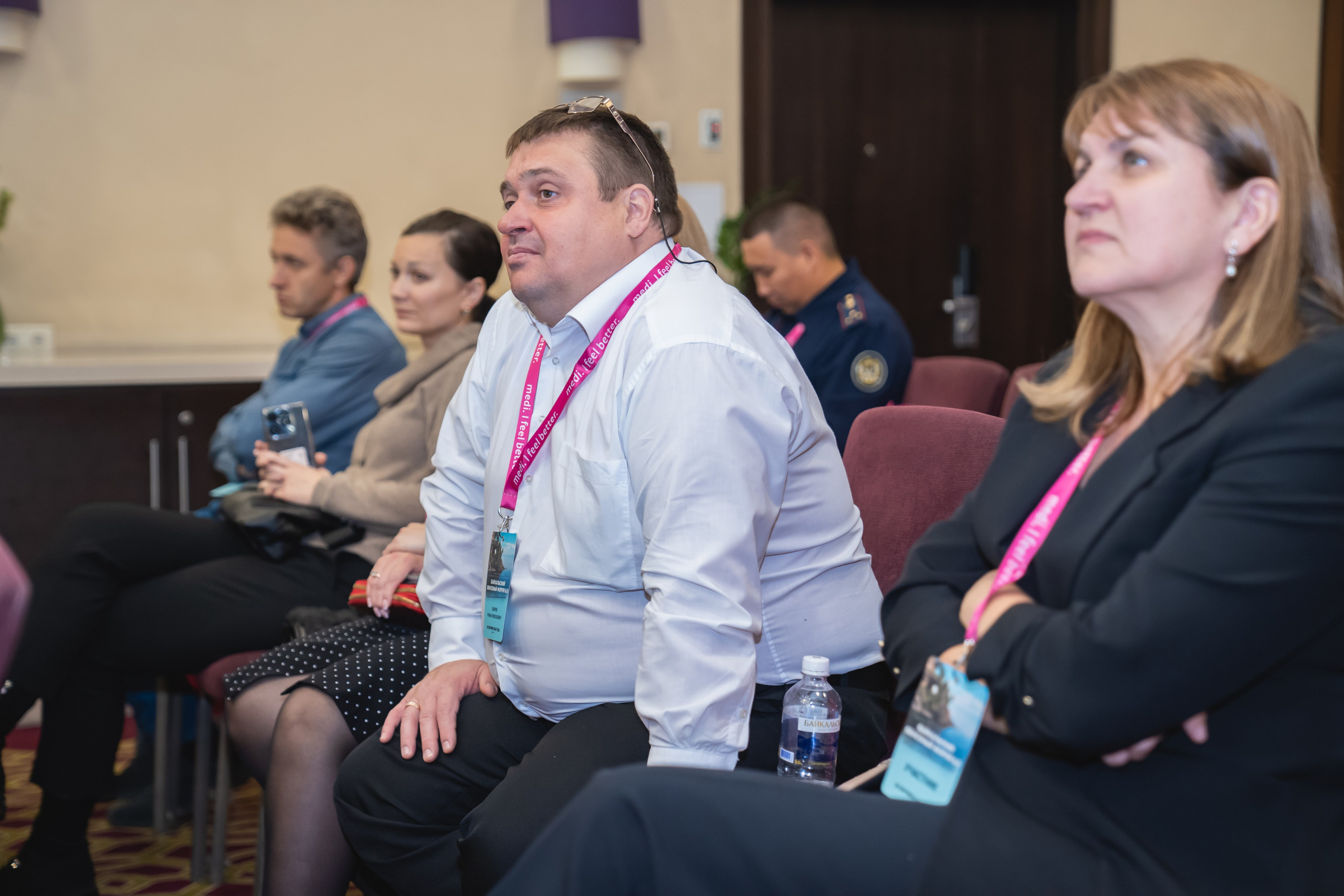 Фотосессия форумов, конференций. Занимаюсь профессиональной фотографией и живу рядом с Байкалом. Работаю в разных жанрах