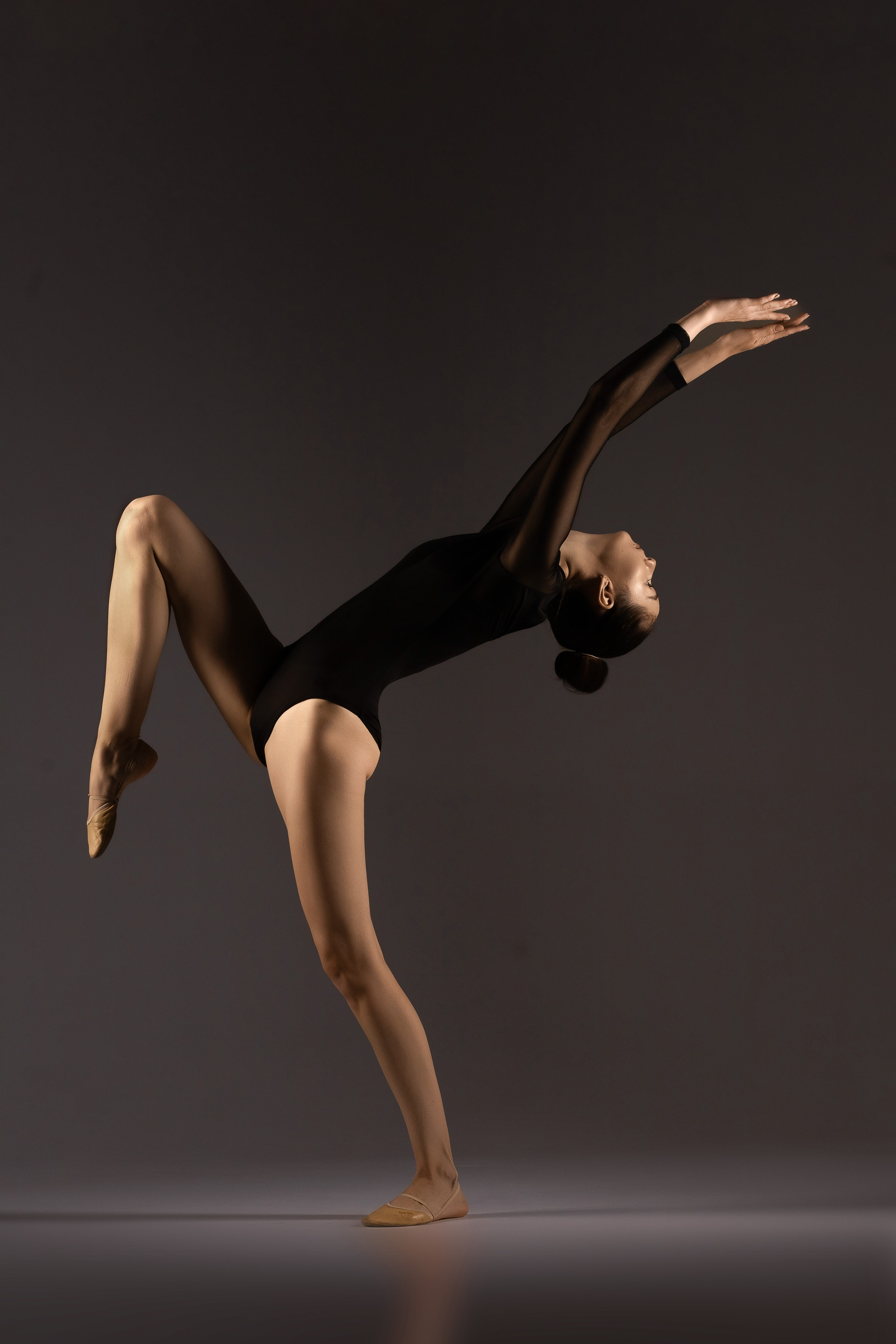 Гимнастка. Ирина Мезенцева | Женский и предметный фотограф | г. Омск