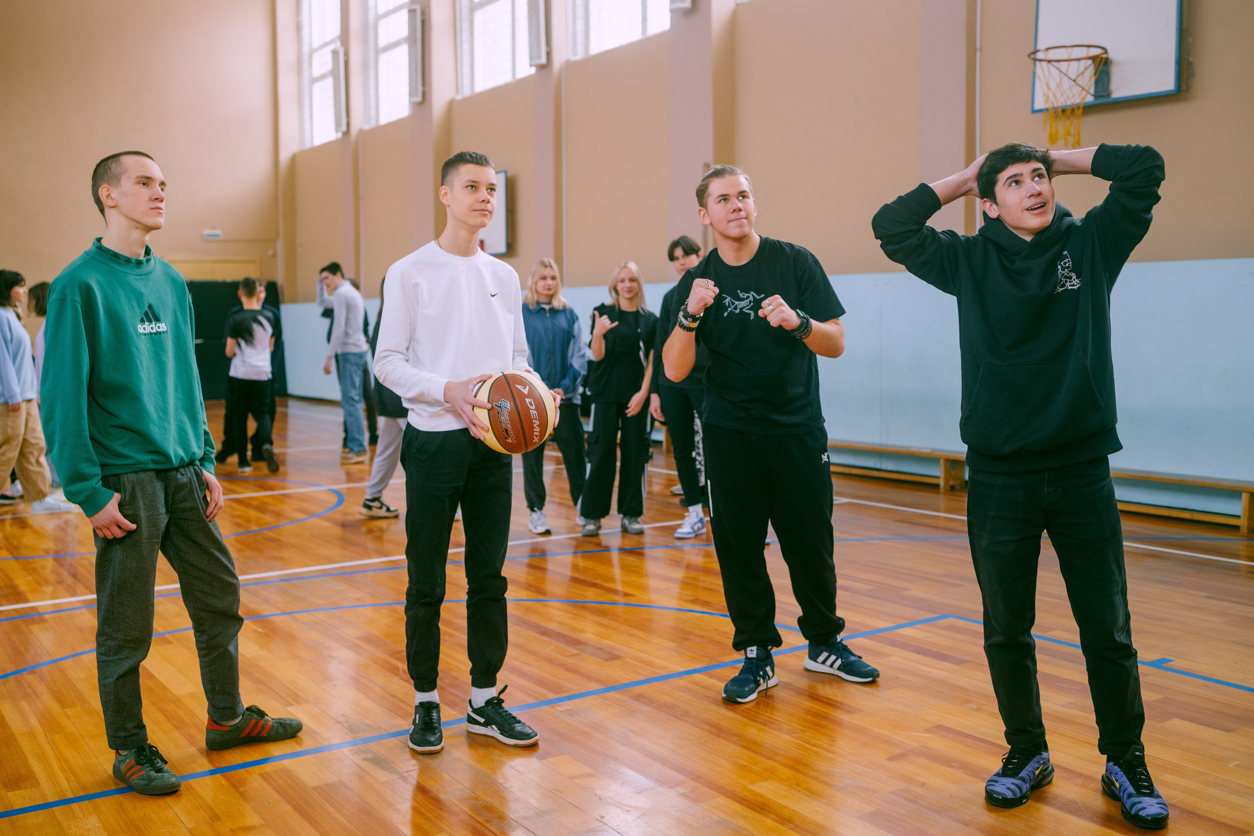 Групповая фотосессия 9 класса для альбома. Выпускные альбомы в Серпухове