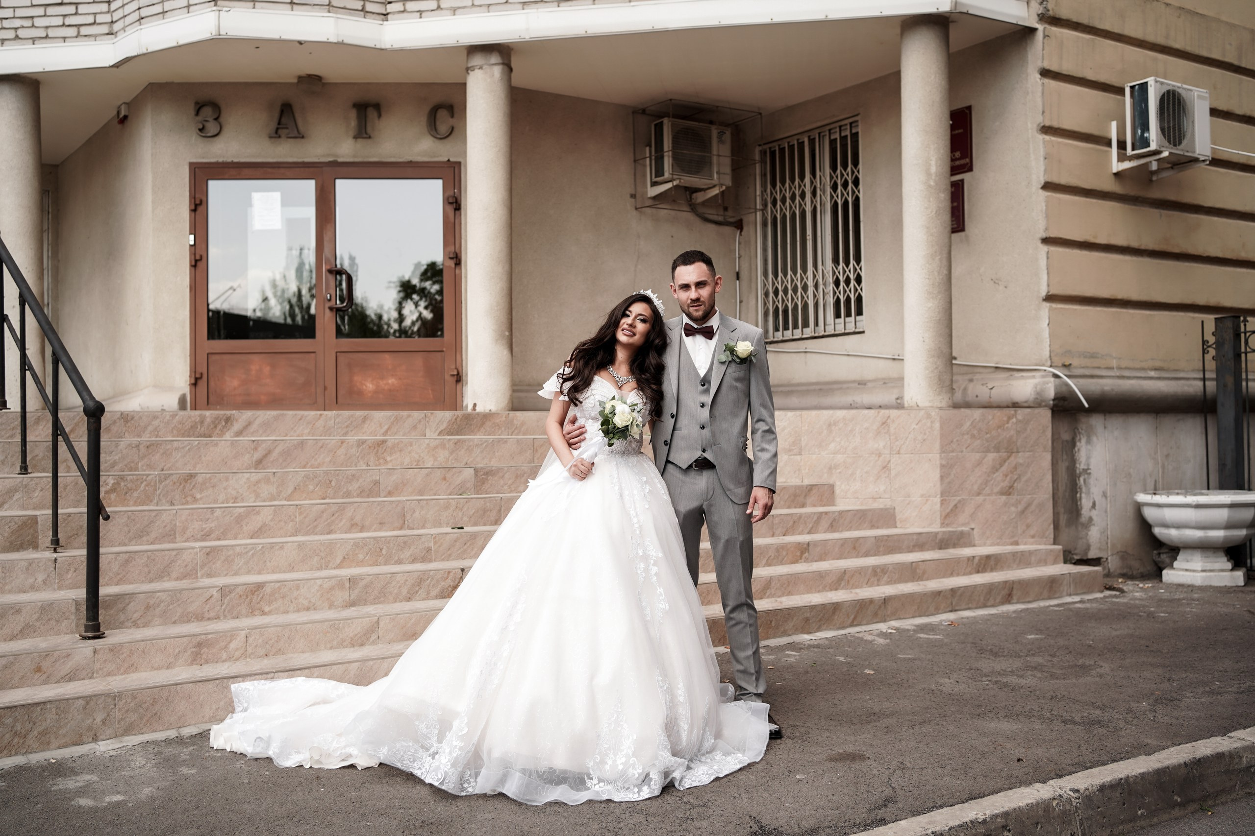 Фотосессия в ЗАГСе Ленинского района в Ростове-на-Дону. Фотограф Алёна Чёботова. Свадебный фотограф в Ростове-на-Дону. Таинство Крещения и Венчания, семейные фотосессии. Алёна Чёботова