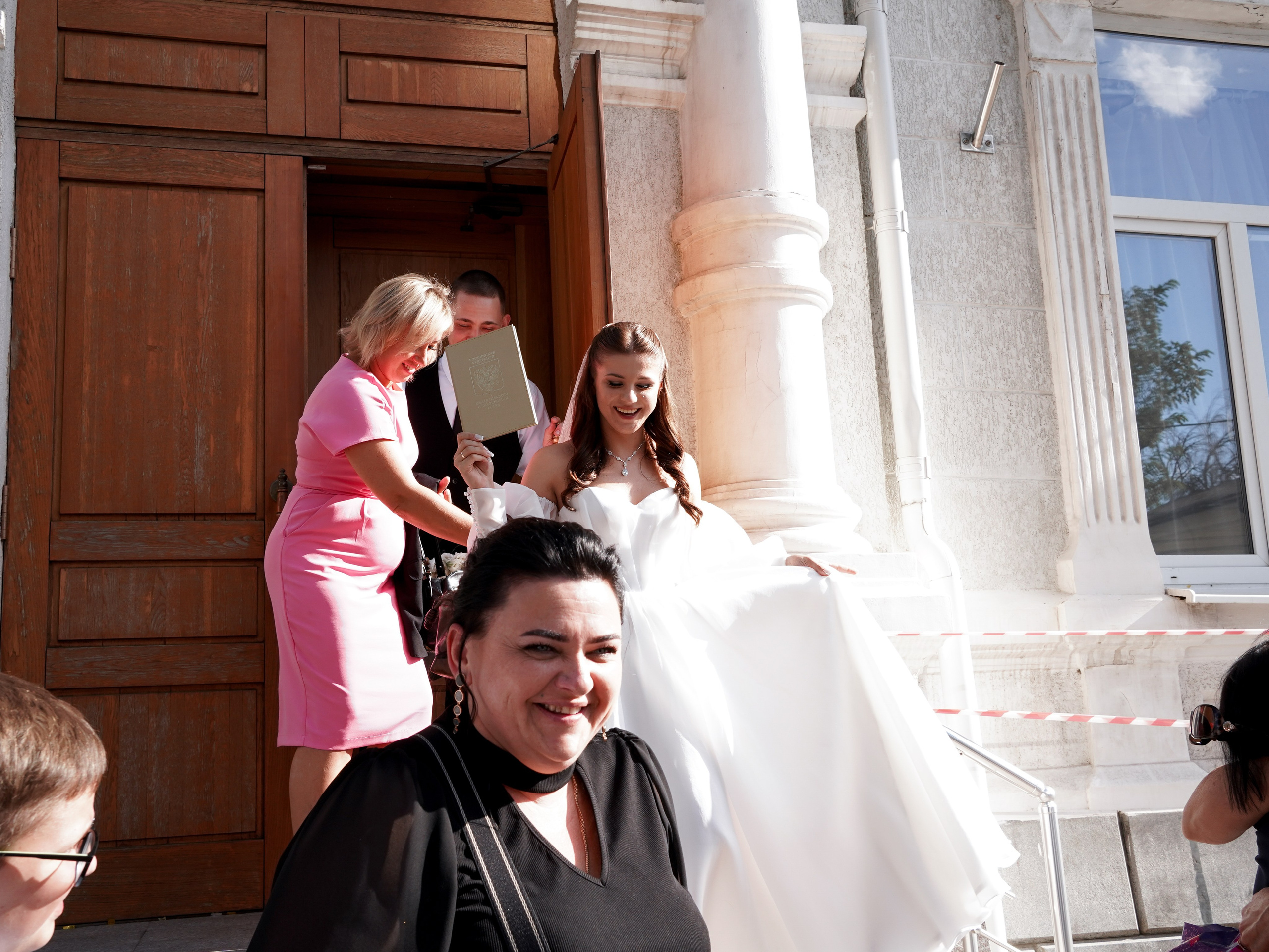 Свадебная фотосессия в Пролетарском ЗАГСе. Свадебный фотограф в Ростове-на-Дону. Таинство Крещения и Венчания, семейные фотосессии. Алёна Чёботова