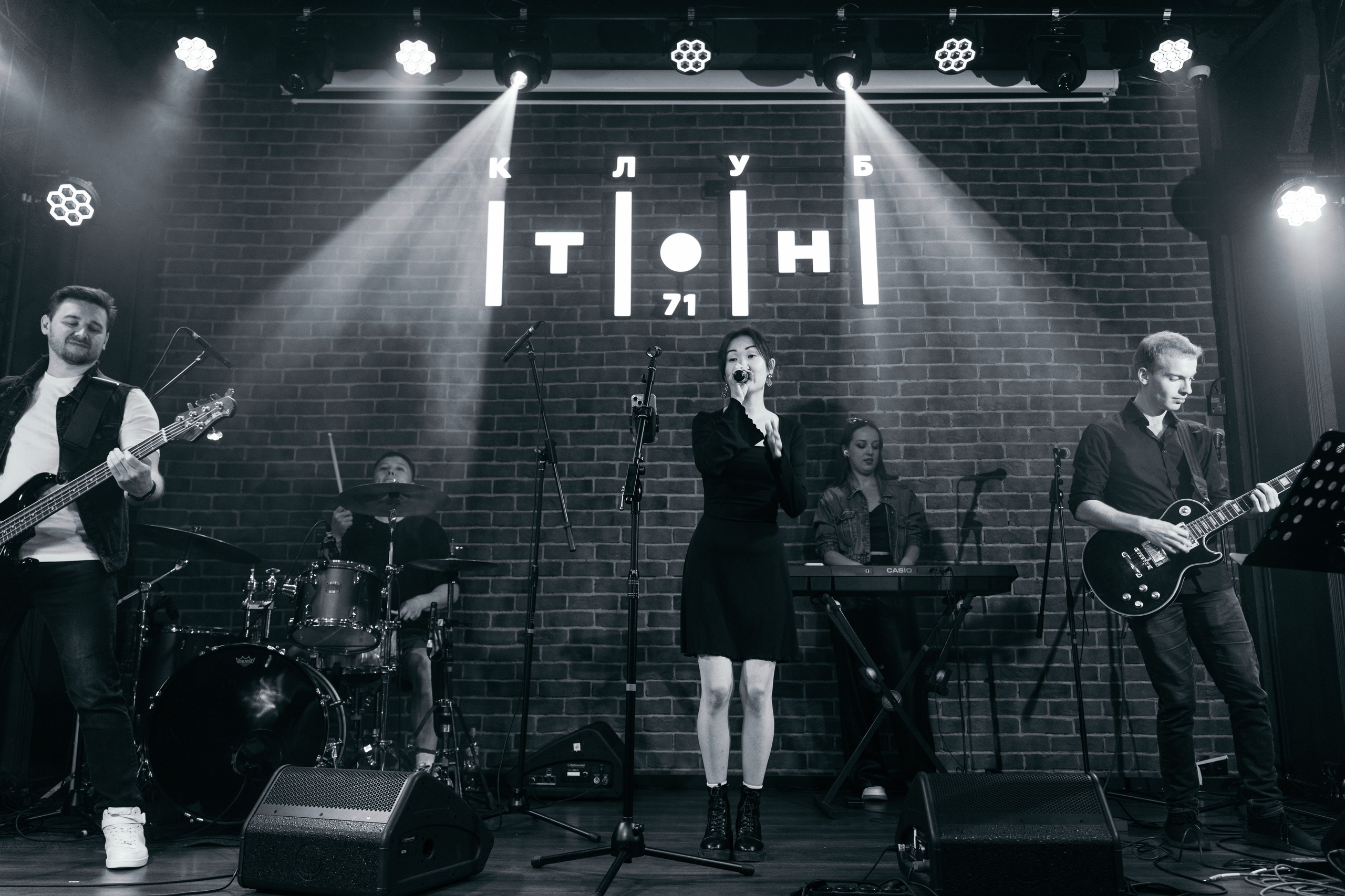 Mini Concert. Photographer based in moscow Peter Tchana