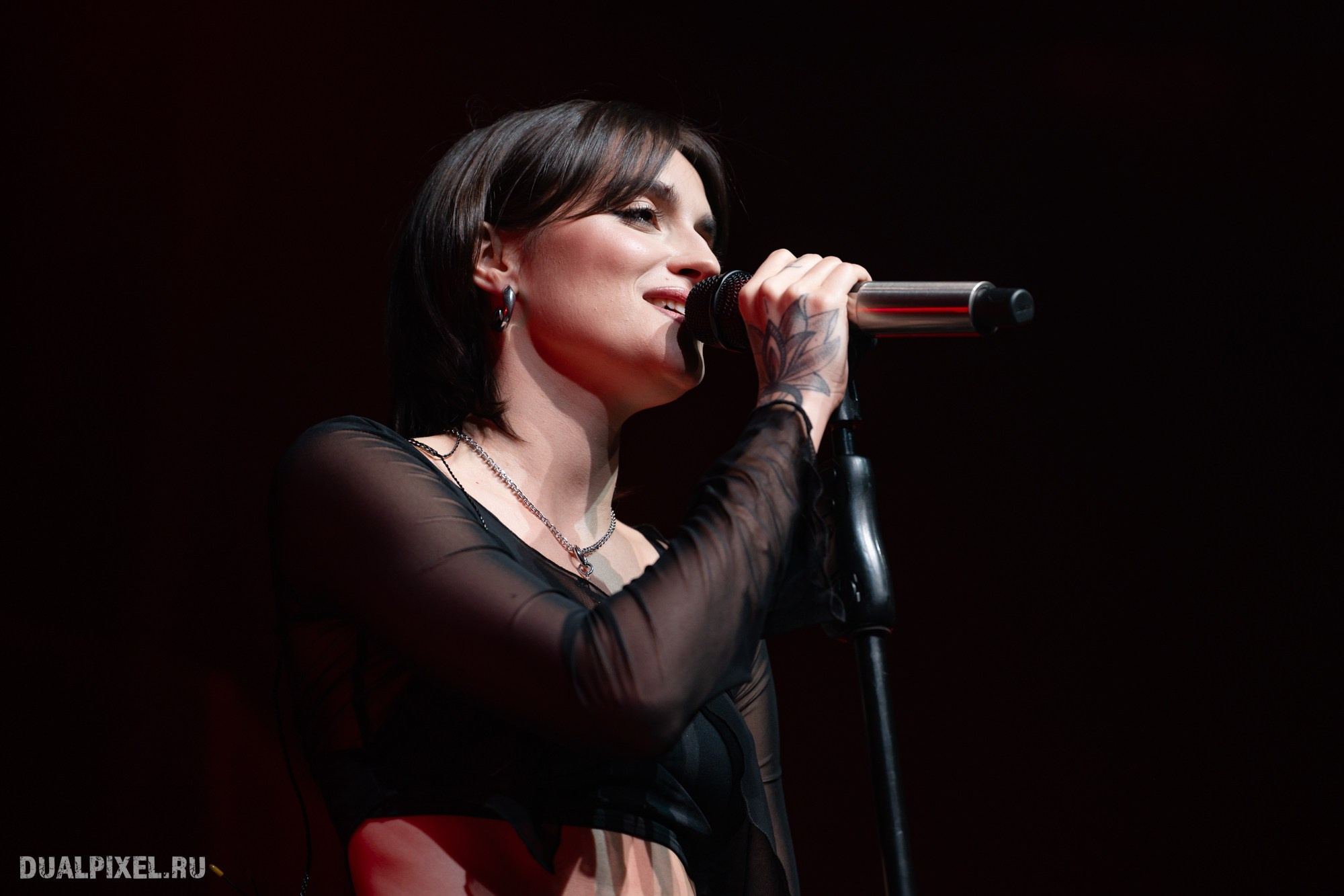 Mona. Магия музыки в кадре: Концертная Фотография