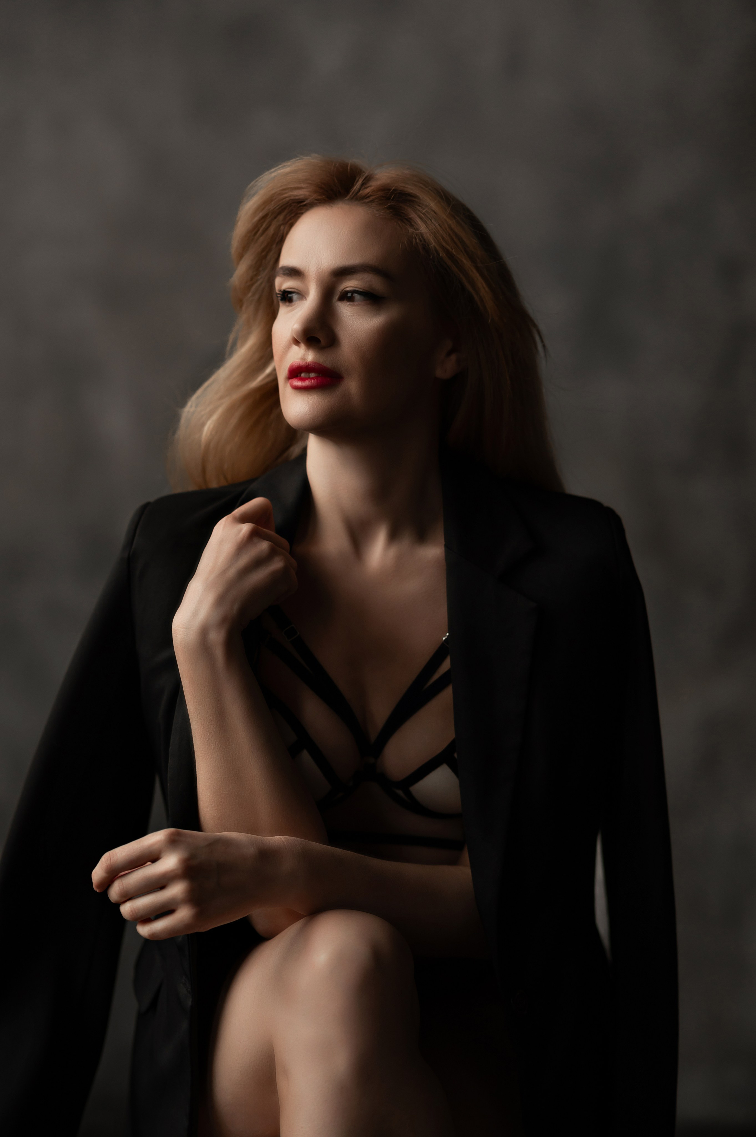 Женский портрет в низком ключе