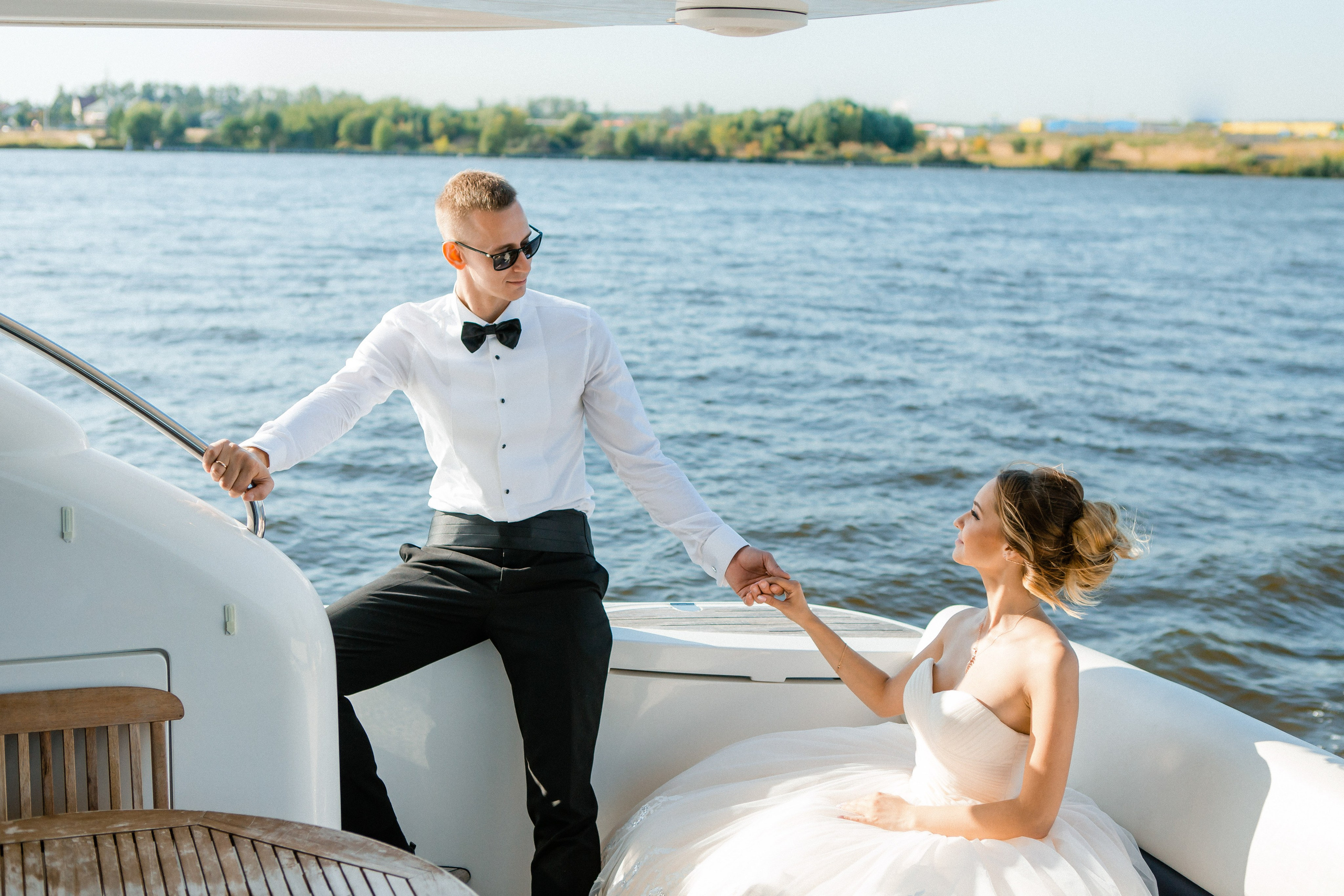 Денис и Ксения. Видеосъемка и фотосъемка свадеб. Фотограф и оператор на свадьбу. Видеосъемка подкастов, собственная видео-фотостудии. Предметная фотосъемка