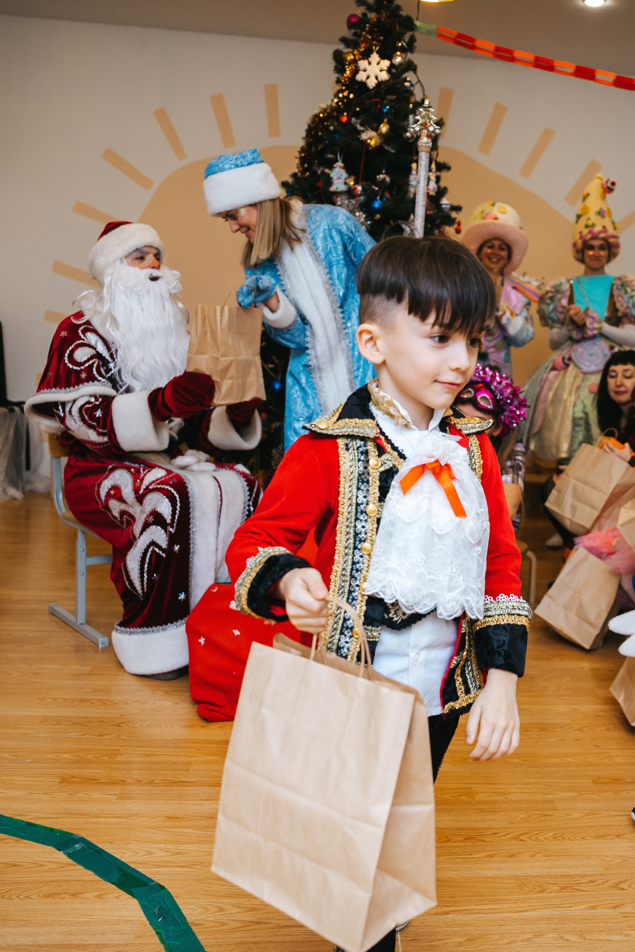 Новогодний утренник в Монтессори-садике. Семейный lifestyle фотограф в Санкт-Петербурге Людмила Пахомова