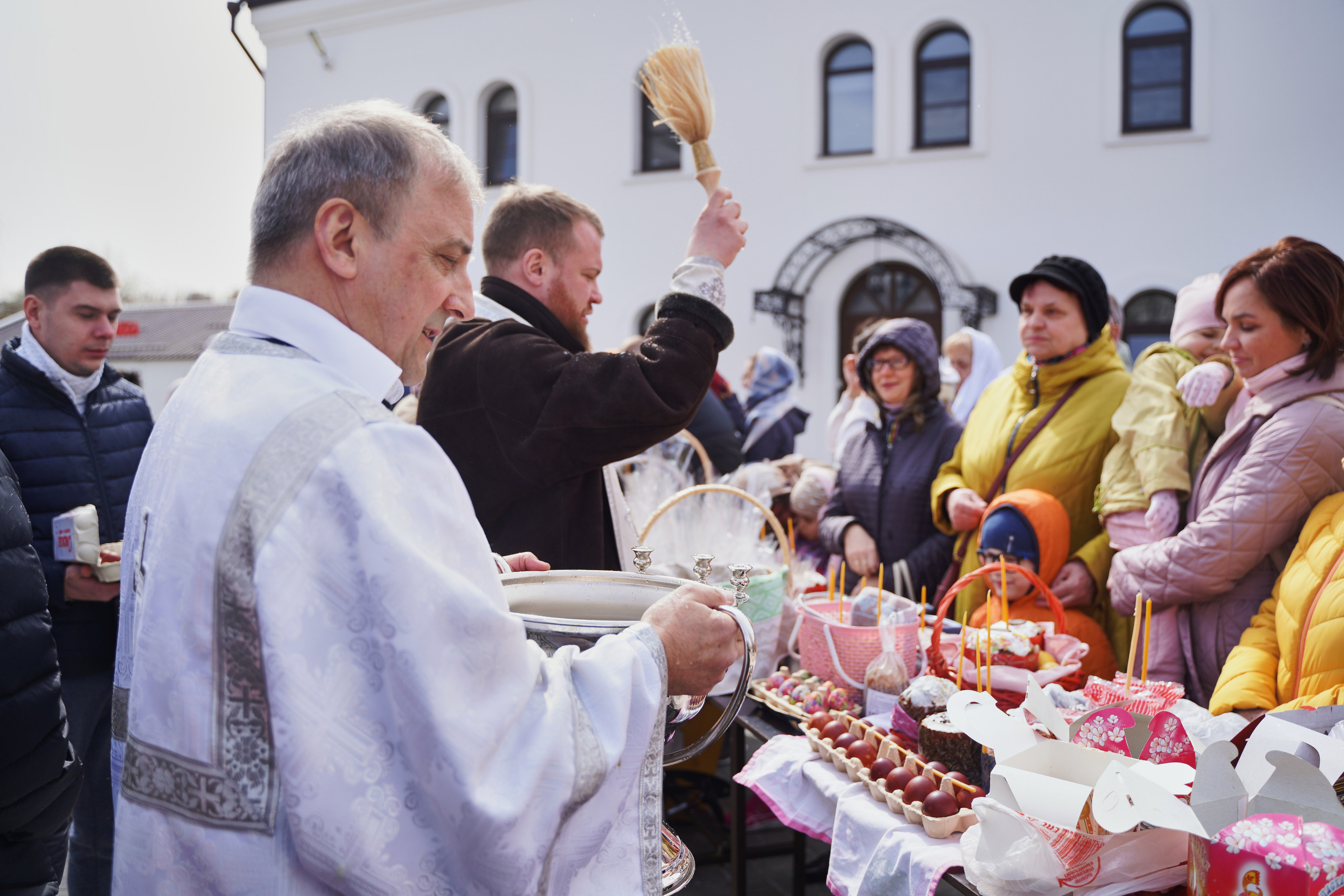 Храм Смоленской иконы Божией Матери. Освящение куличей, пасох и яиц. Портретный фотограф в Москве Елена Капралова