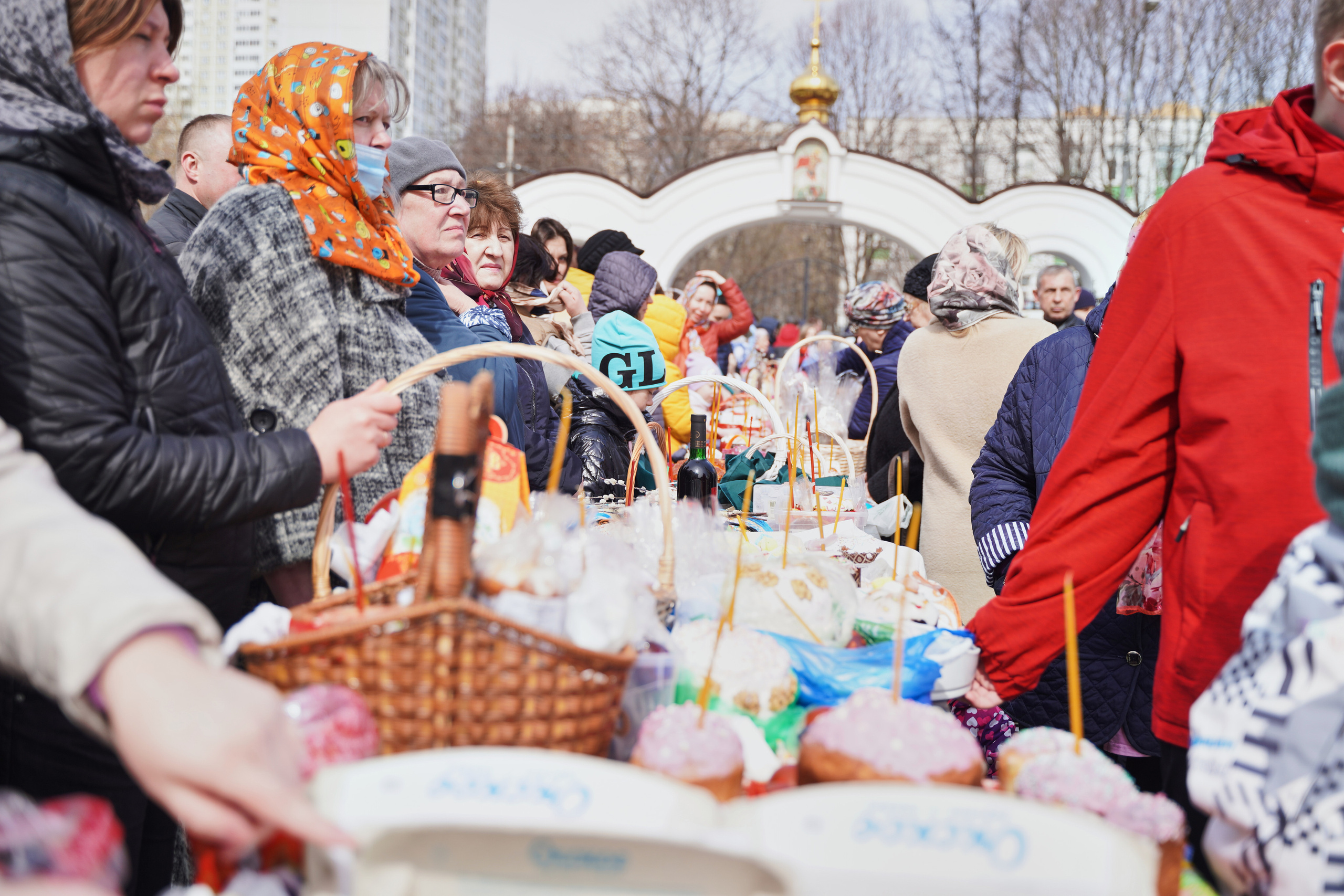 Храм Смоленской иконы Божией Матери. Освящение куличей, пасох и яиц. Портретный фотограф в Москве Елена Капралова