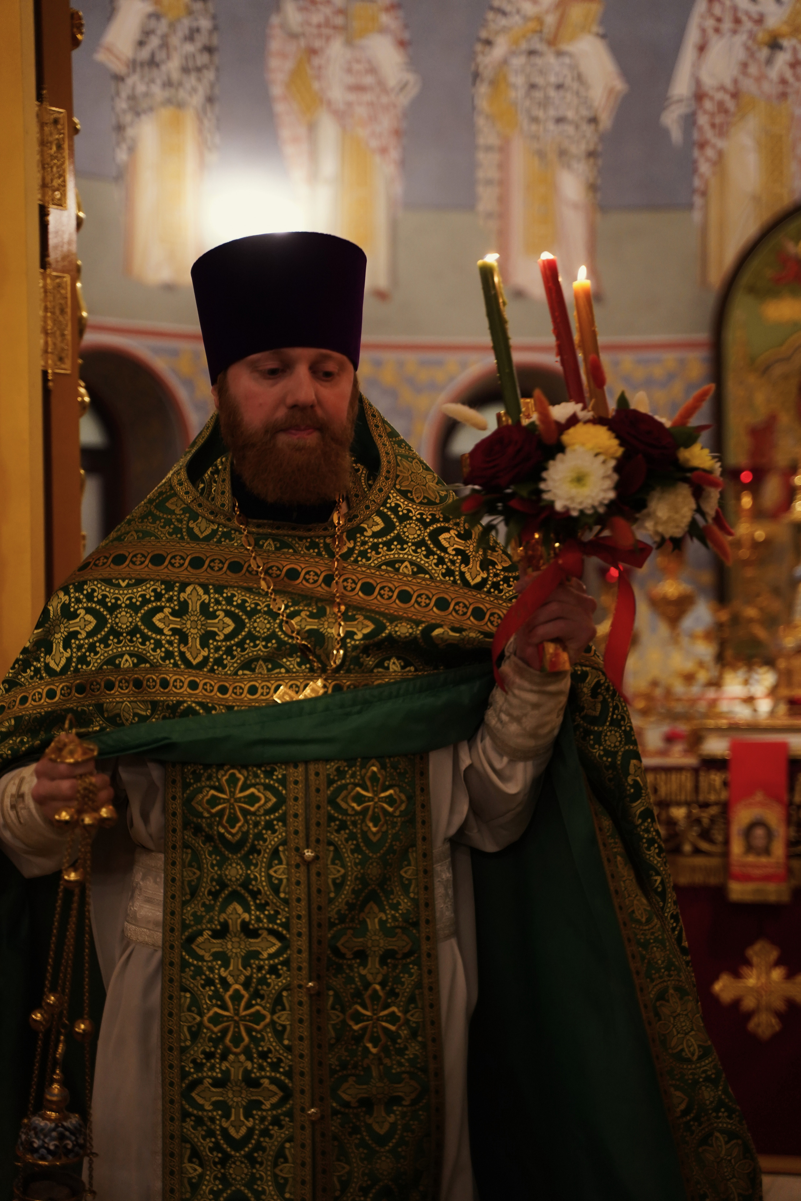 Храм Смоленской иконы Божией Матери. Пасхальное богослужение. Портретный фотограф в Москве Елена Капралова