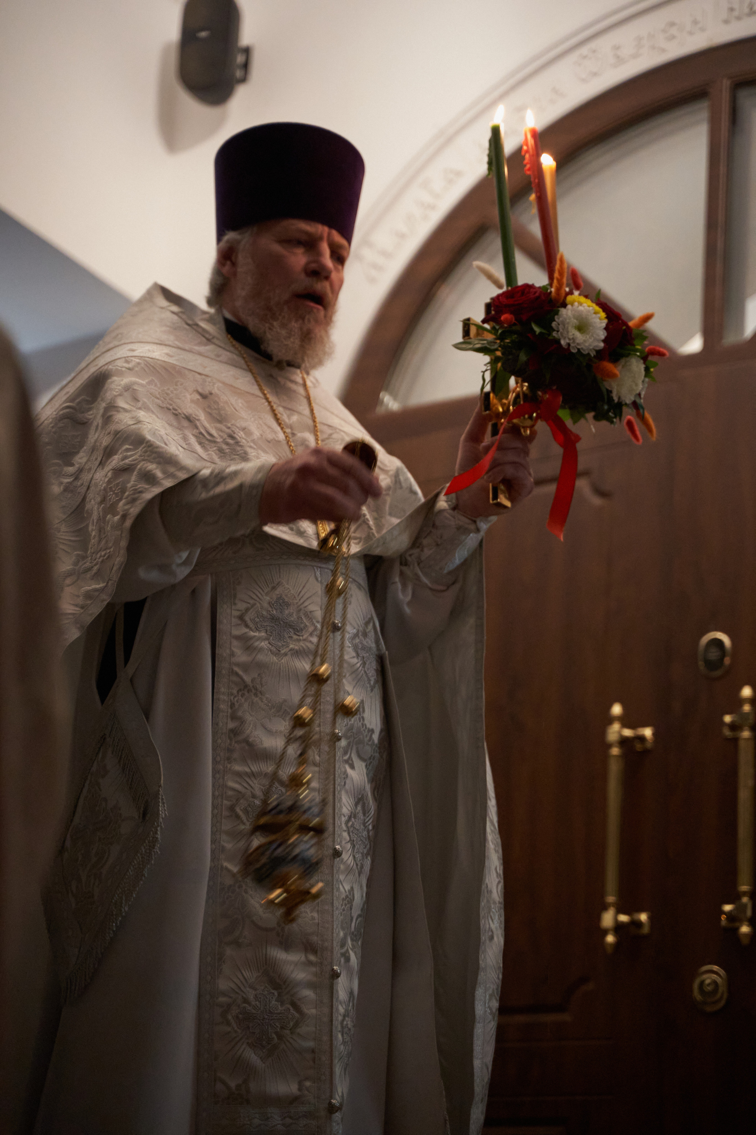 Храм Смоленской иконы Божией Матери. Пасхальное богослужение. Портретный фотограф в Москве Елена Капралова