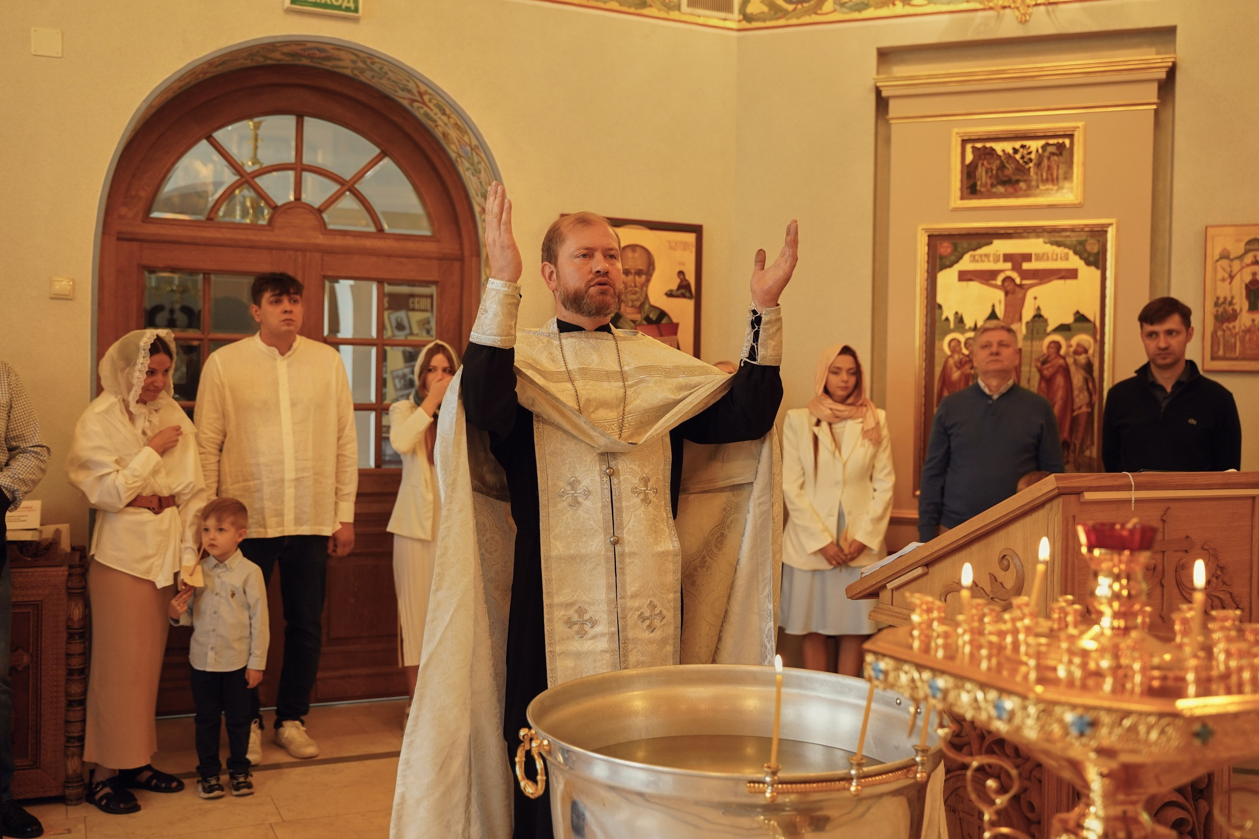 Храм Рождества Пресвятой Богородицы в Крылатском. Портретный фотограф в Москве Елена Капралова