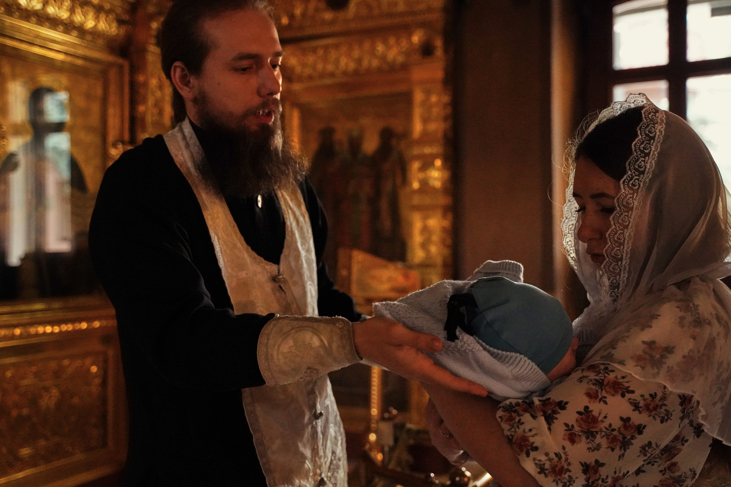 Храм Успения Пресвятой Богородицы в Гончарах.Крещение ребенка.Крестины. Портретный фотограф в Москве Елена Капралова