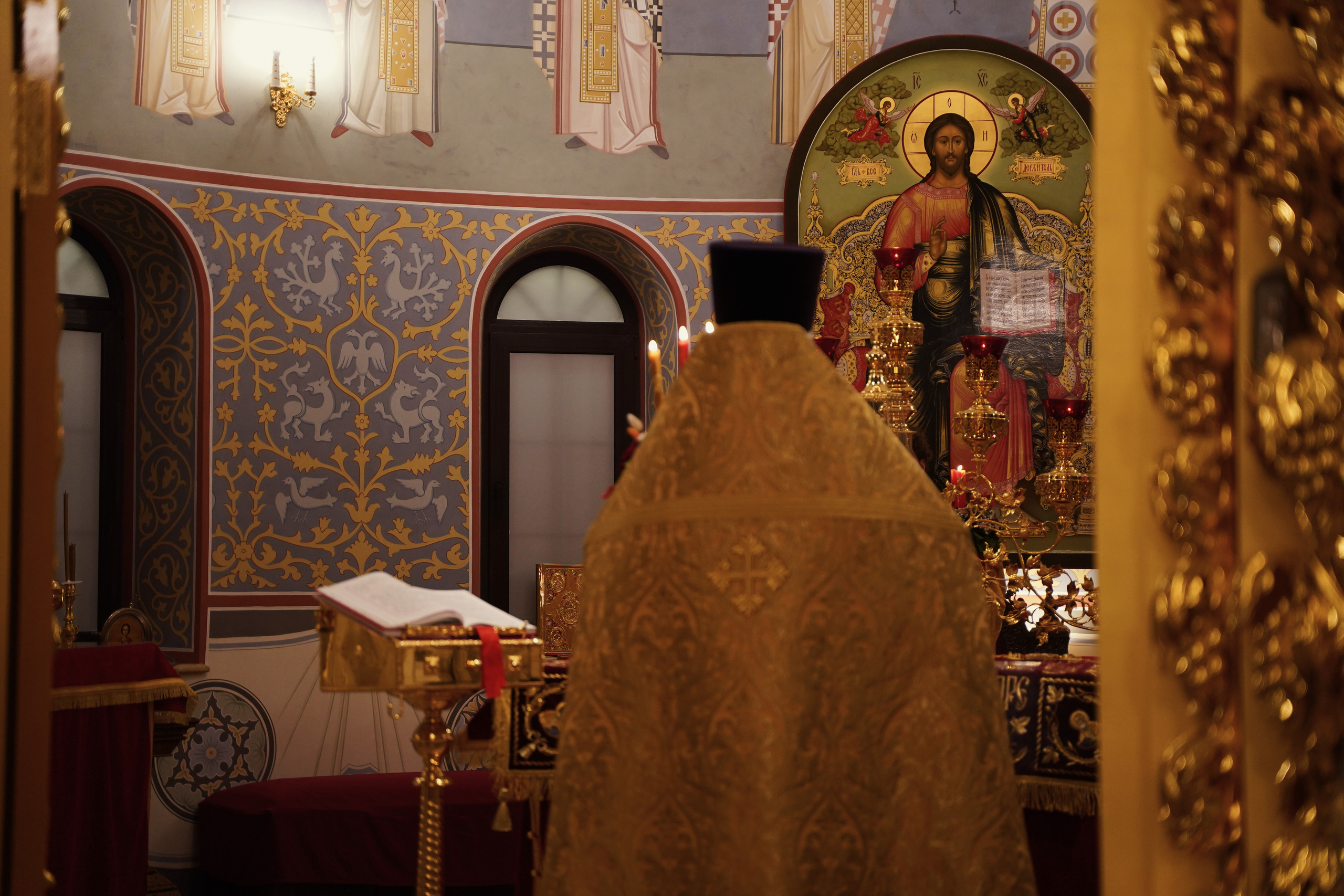 Храм Смоленской иконы Божией Матери. Пасхальное богослужение. Портретный фотограф в Москве Елена Капралова